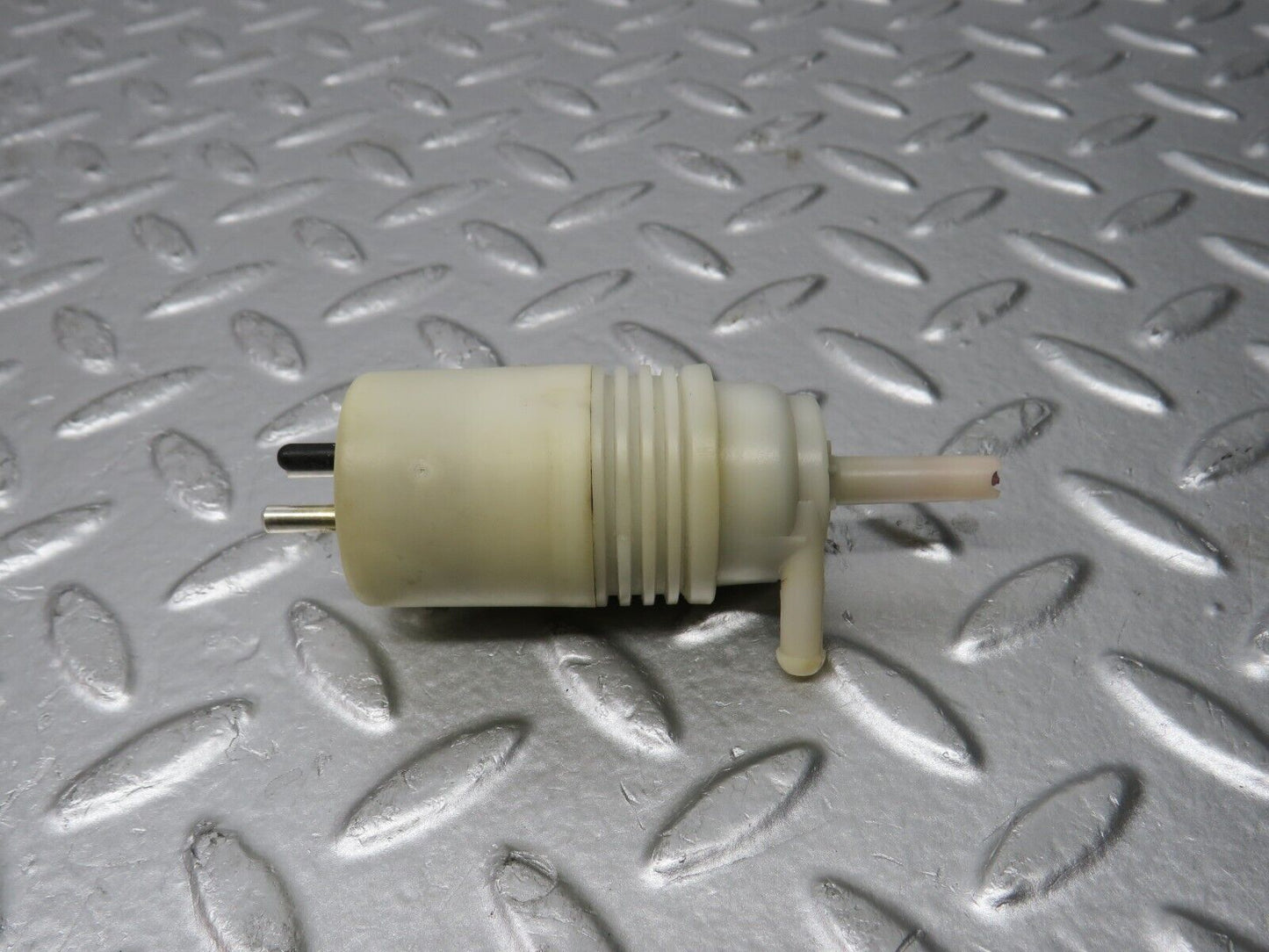 31619 Mercedes-Benz W201 190E Windscreen Washer Pump Hella 1248690421
