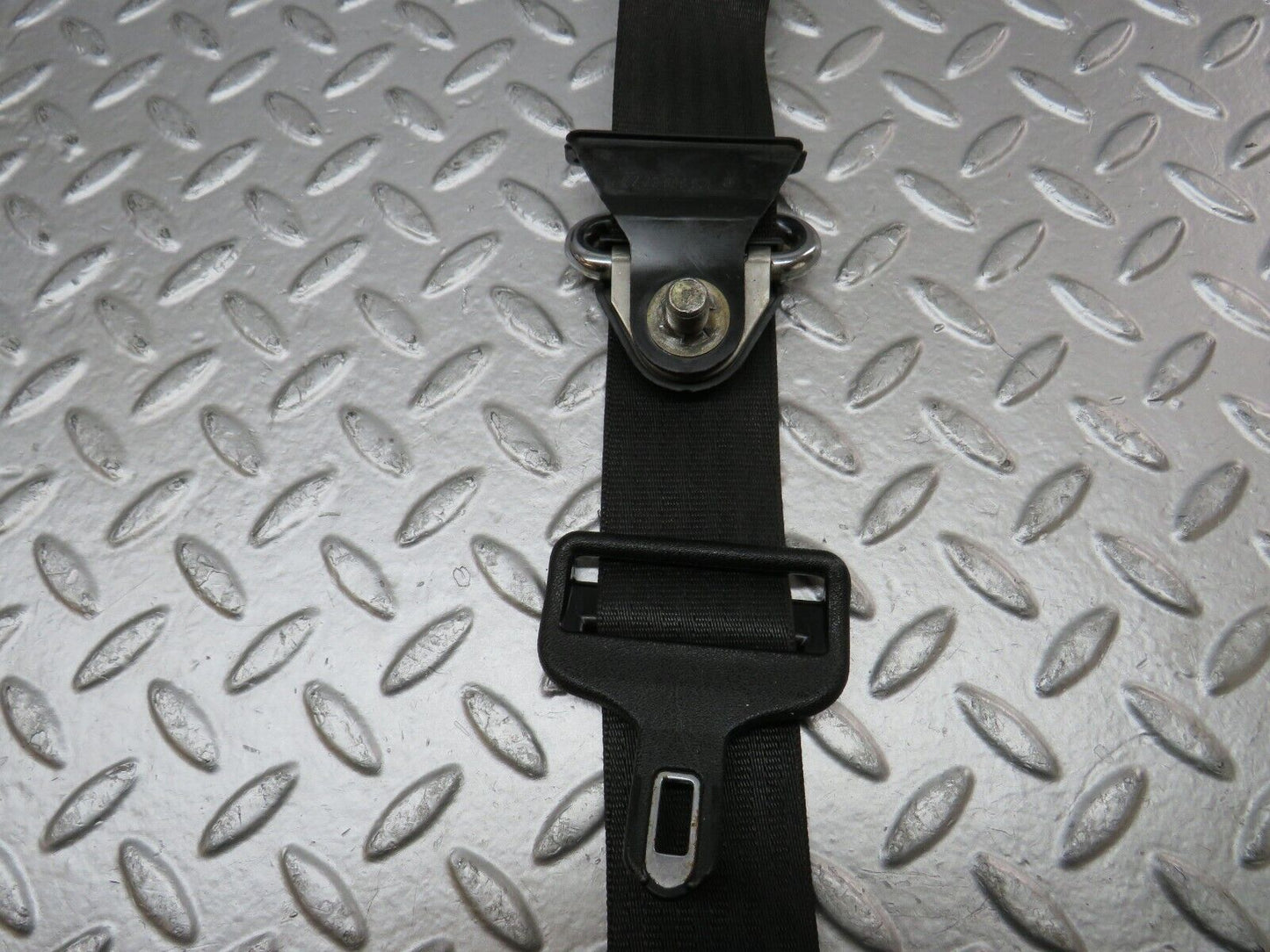 26980 Mercedes-Benz W123 240D Front Left Seat Belt 1238604786