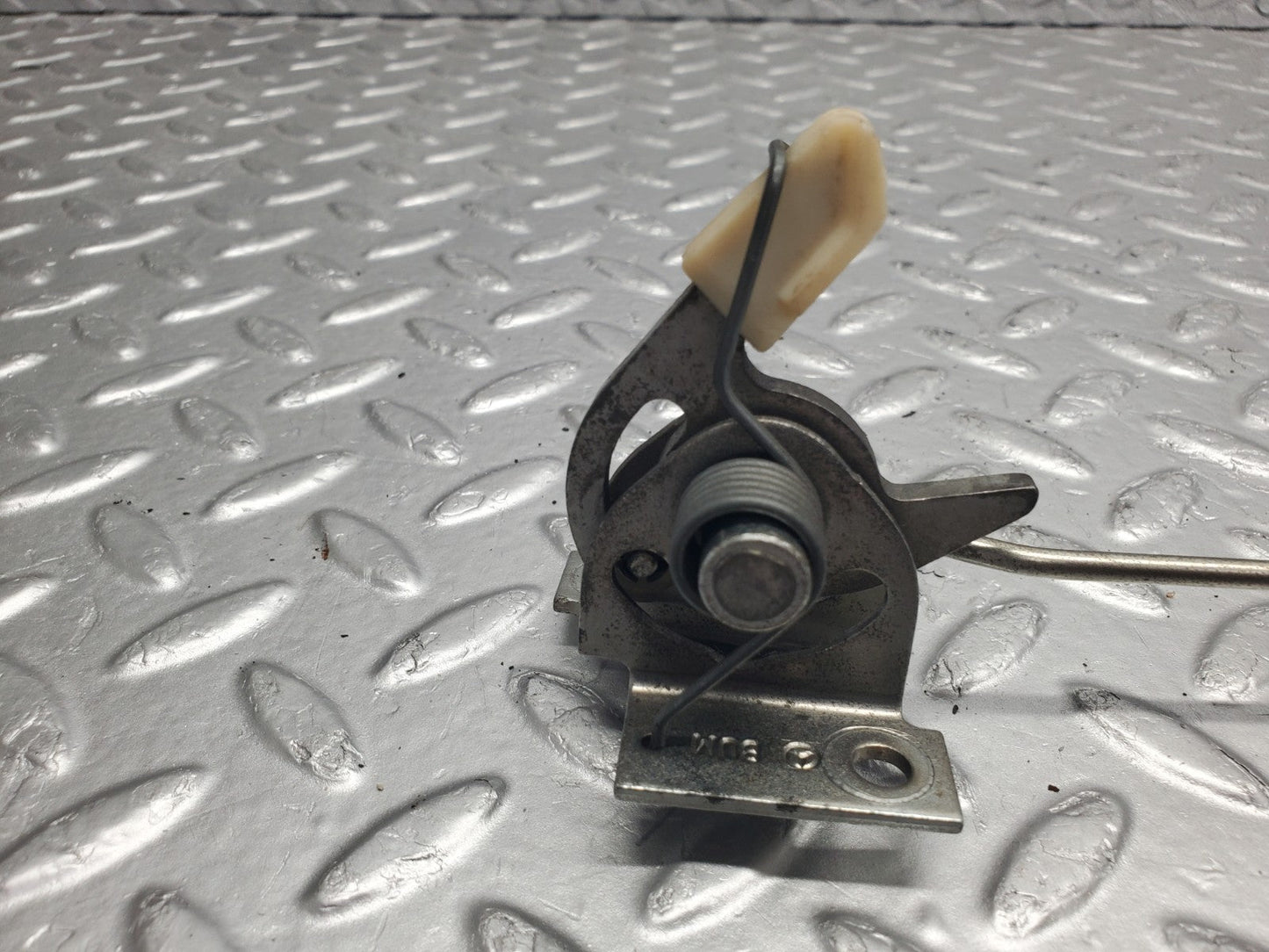 W124 Wagon rear right seat bench locking mechanism used OEM