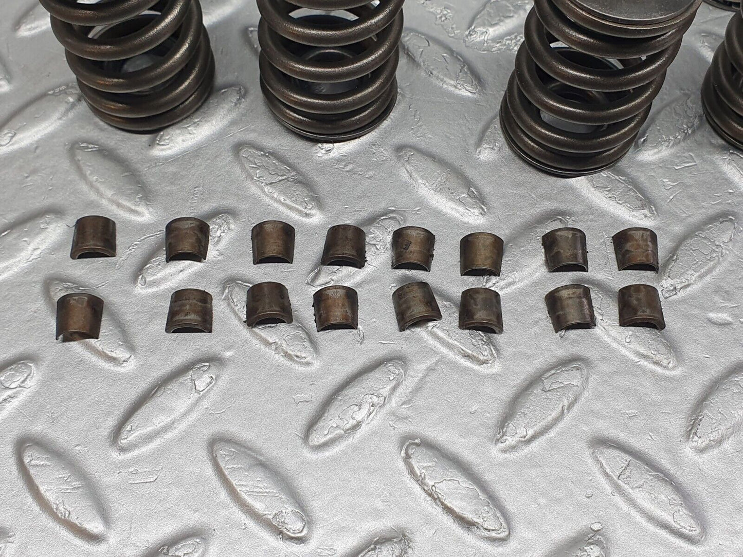 43080 Mercedes-Benz W123 Valve Springs Set 8 Pcs