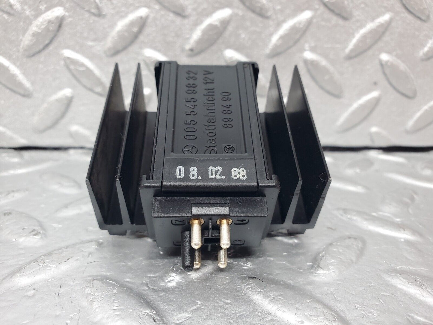 45585 Mercedes-Benz W126 420SE ECU Relay 0055459832