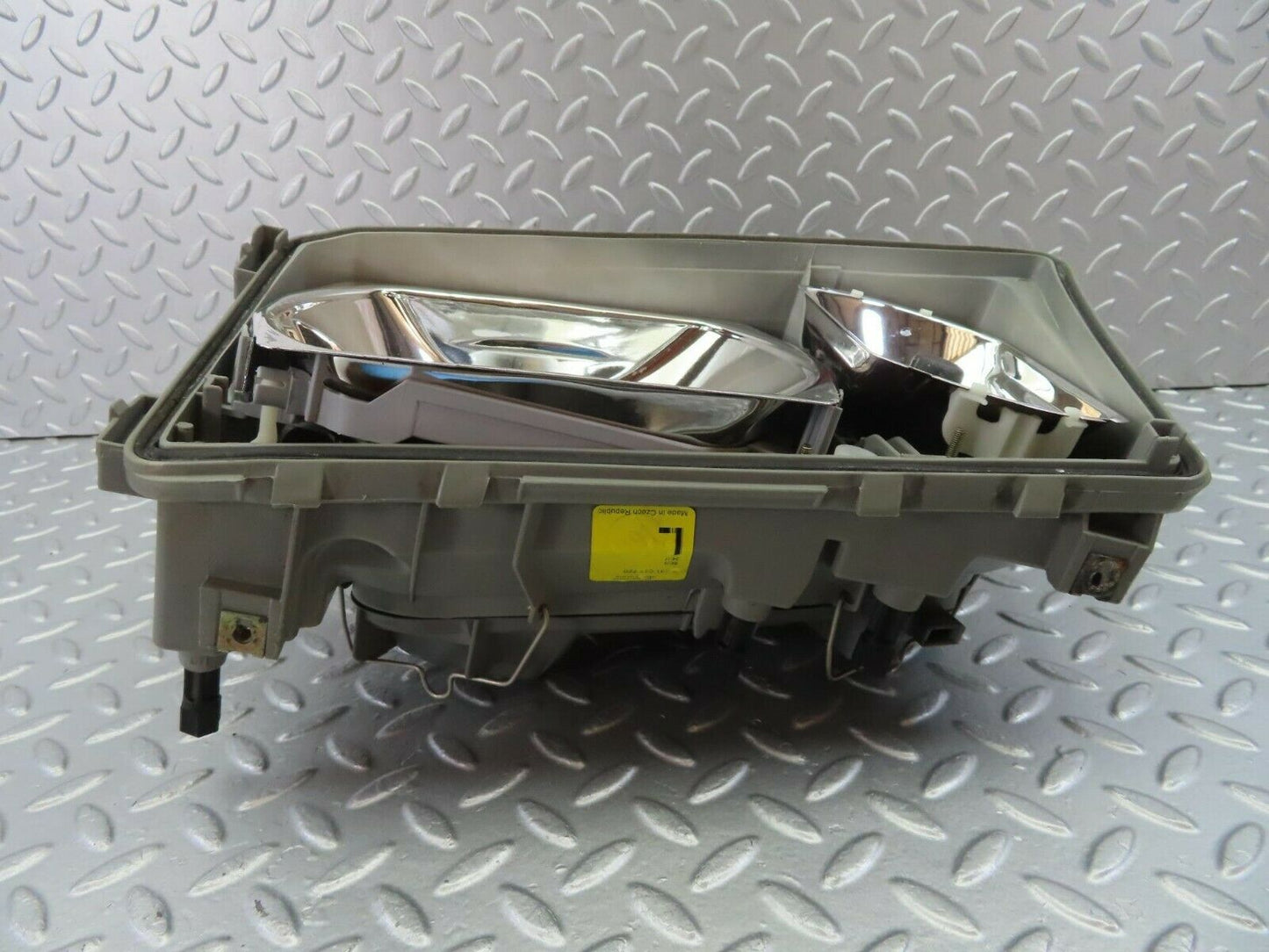 10506 Mercedes-Benz W201 190E Headlight Bosch Left Side 0301067725