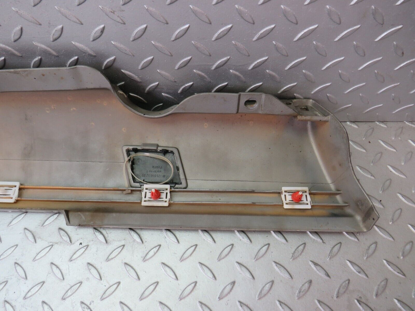36326 Mercedes-Benz W126 420SE Side Skirt Right 1266905040 1266980230 1266980430