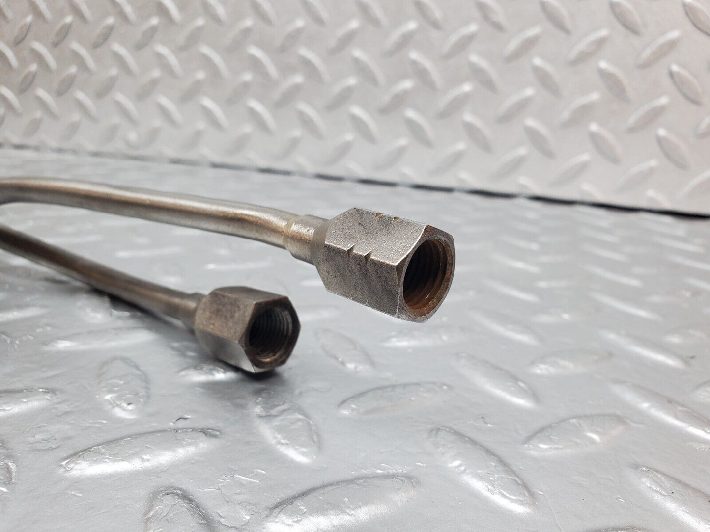 45813 Mercedes-Benz W126 420SE Fuel Hose Pipe