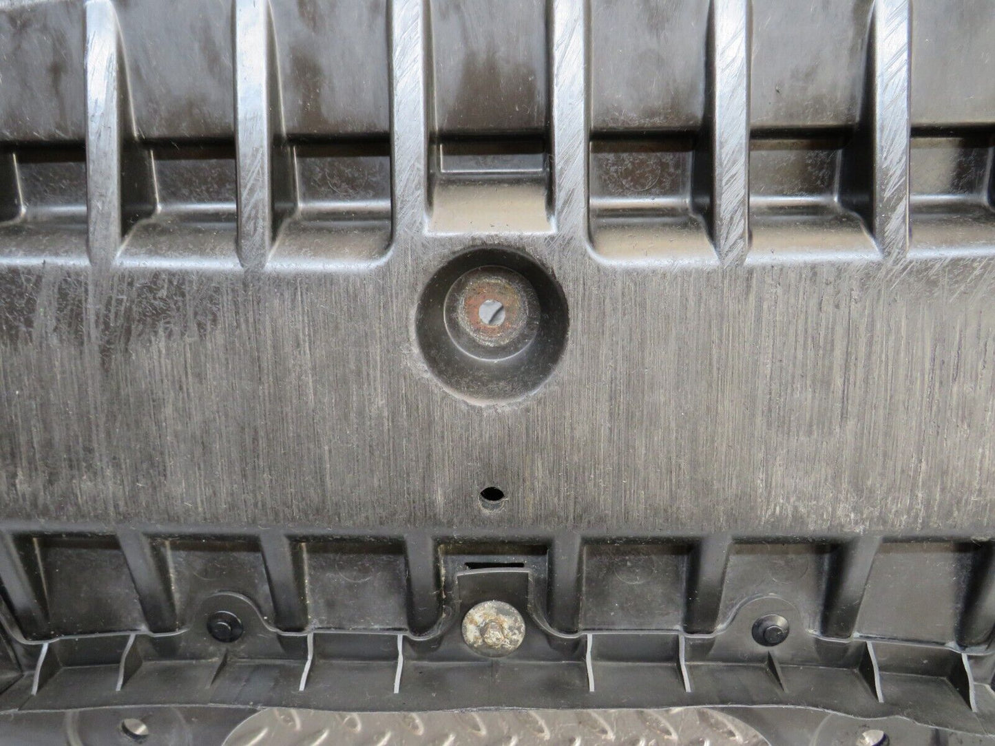 35123 Mercedes-Benz W221 Engine Bay Undertray Cover