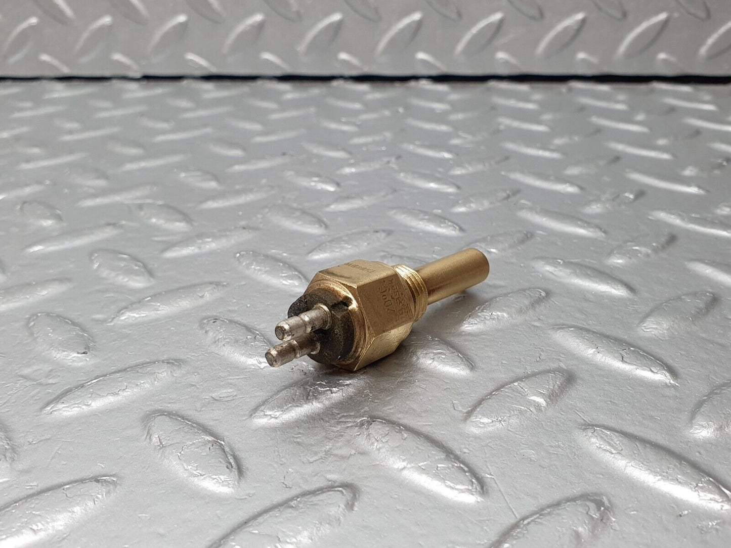 41351 Mercedes-Benz W116 350SE Coolant Temperature Sensor Vdo