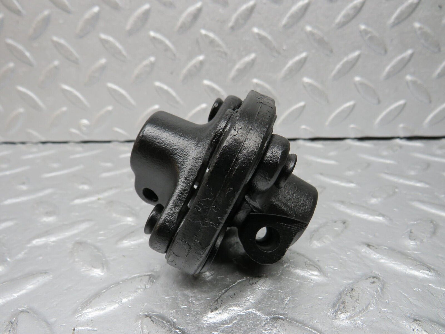 38065 Mercedes-Benz A124 320E Cabriolet Steering Column Lower Shaft 1264620146