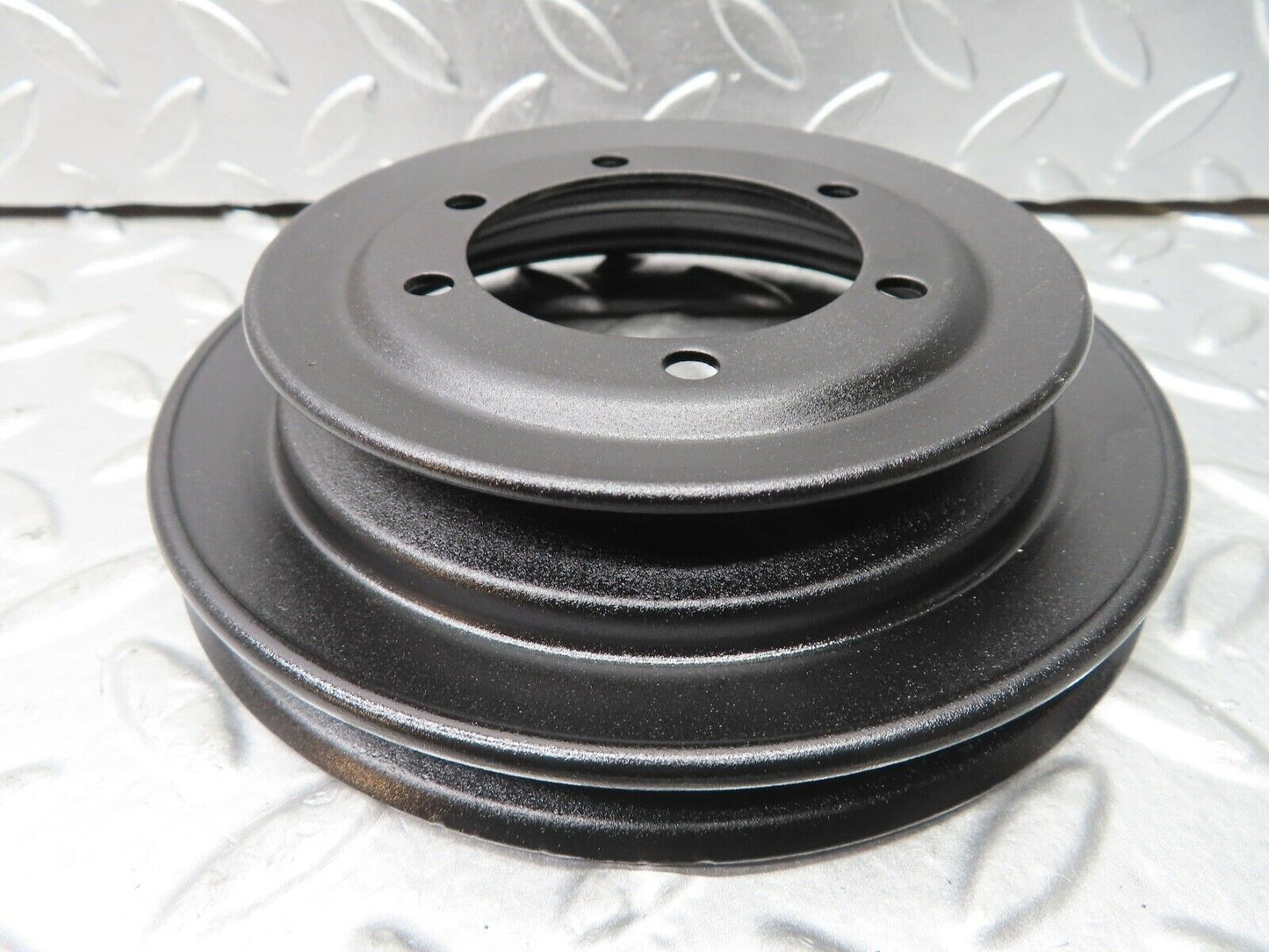 21284 Mercedes-Benz W123 230E Crankshaft Pulley 1020320404
