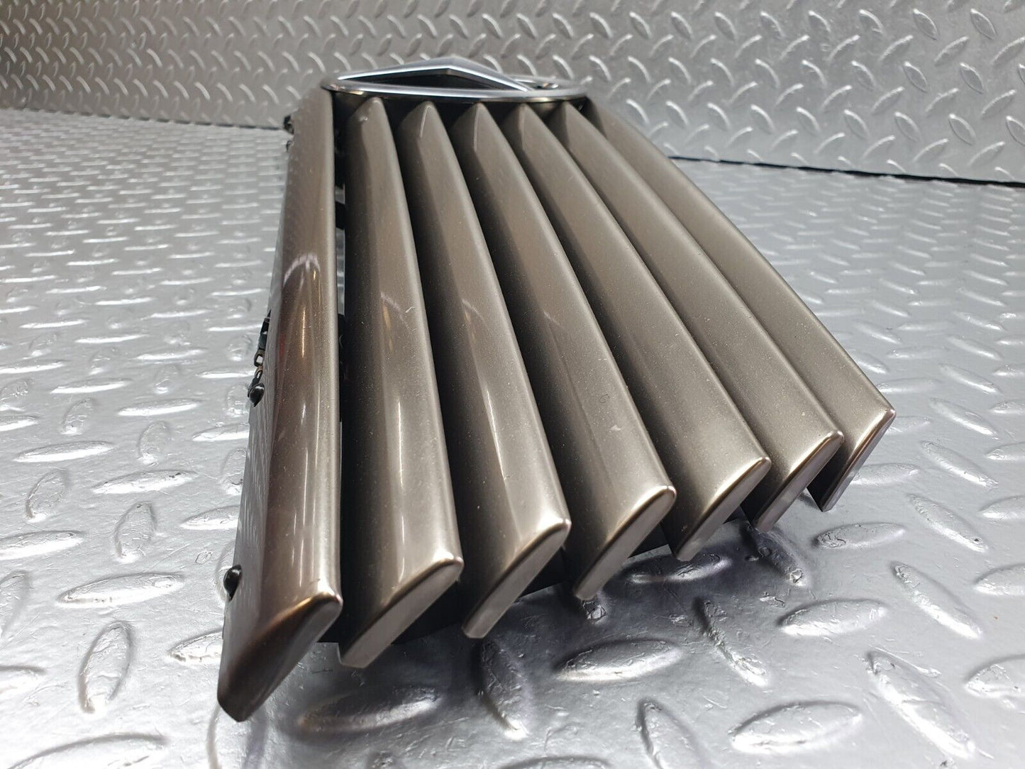 42175 Mercedes-Benz R129 320SL Coupe Bonnet Grill 1298800185
