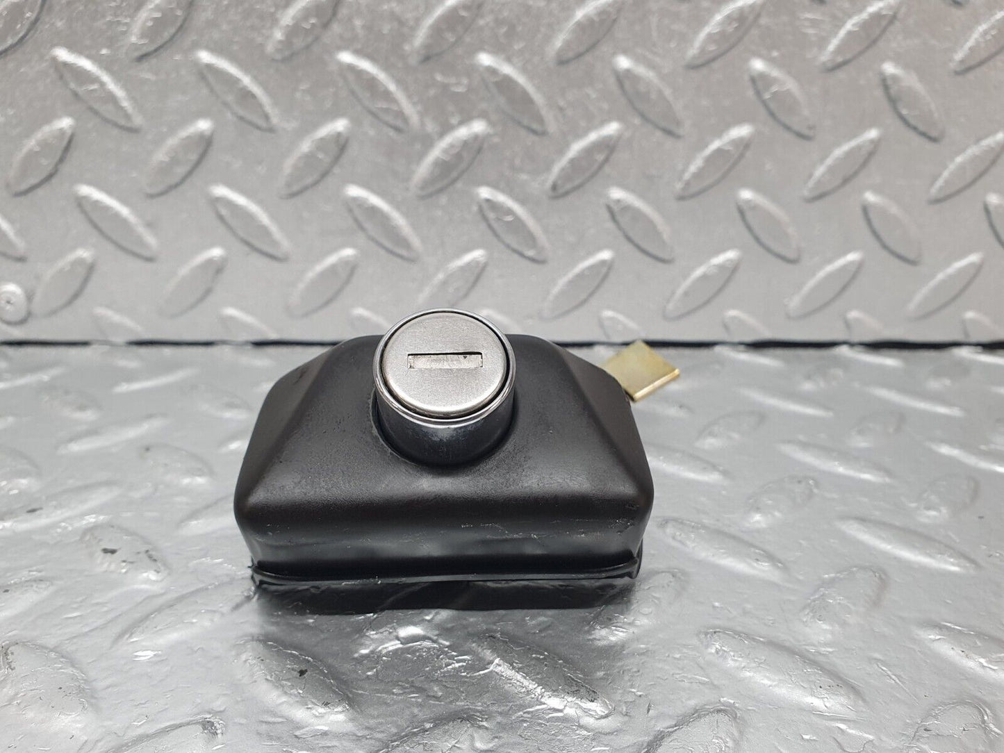 43972 Mercedes-Benz C123 230CE Coupe Trunk Lock No Key 1237580096