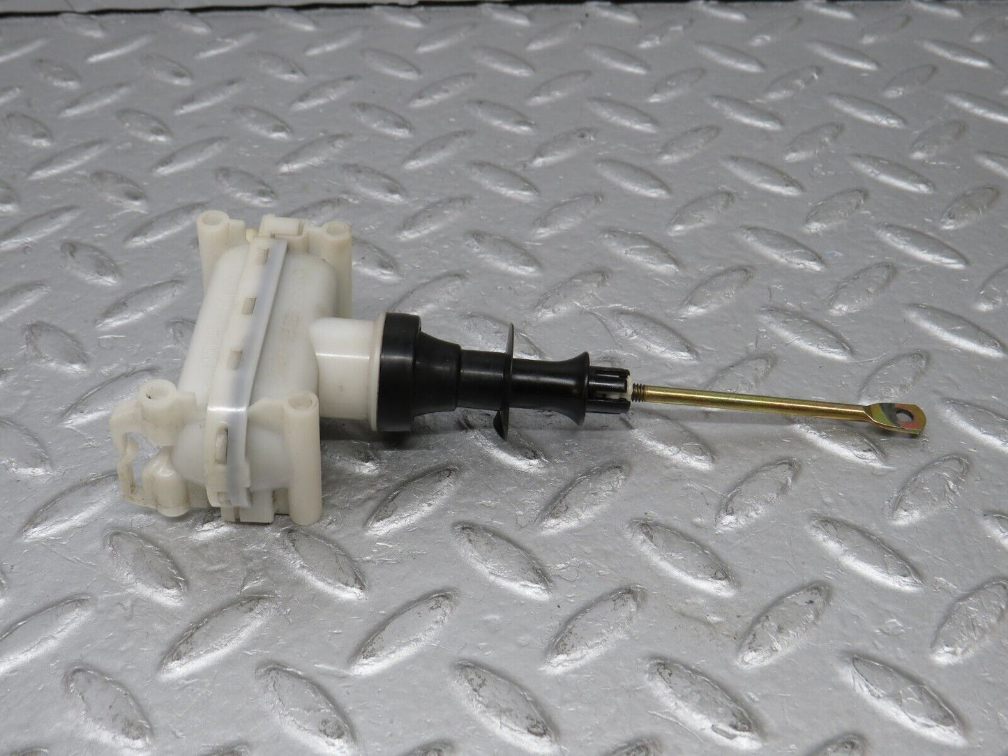 36632 Mercedes-Benz W201 190E 2.0L Rear Right Door Lock Vacuum Actuator