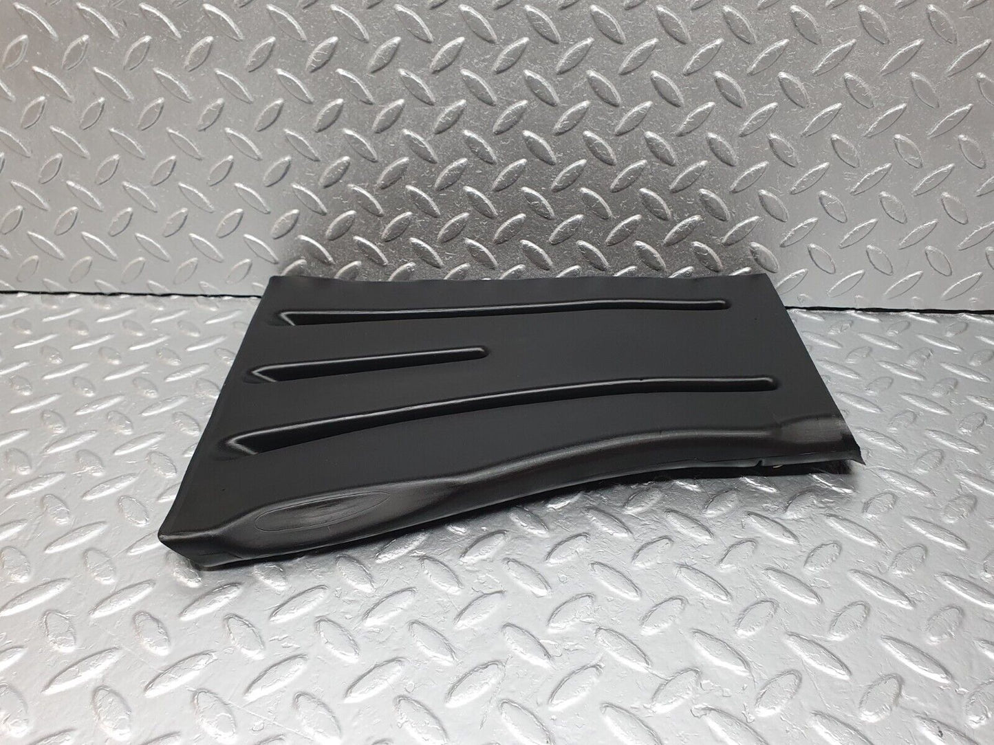 42084 Mercedes-Benz W202 C200 Rear Air Duct 2028310346