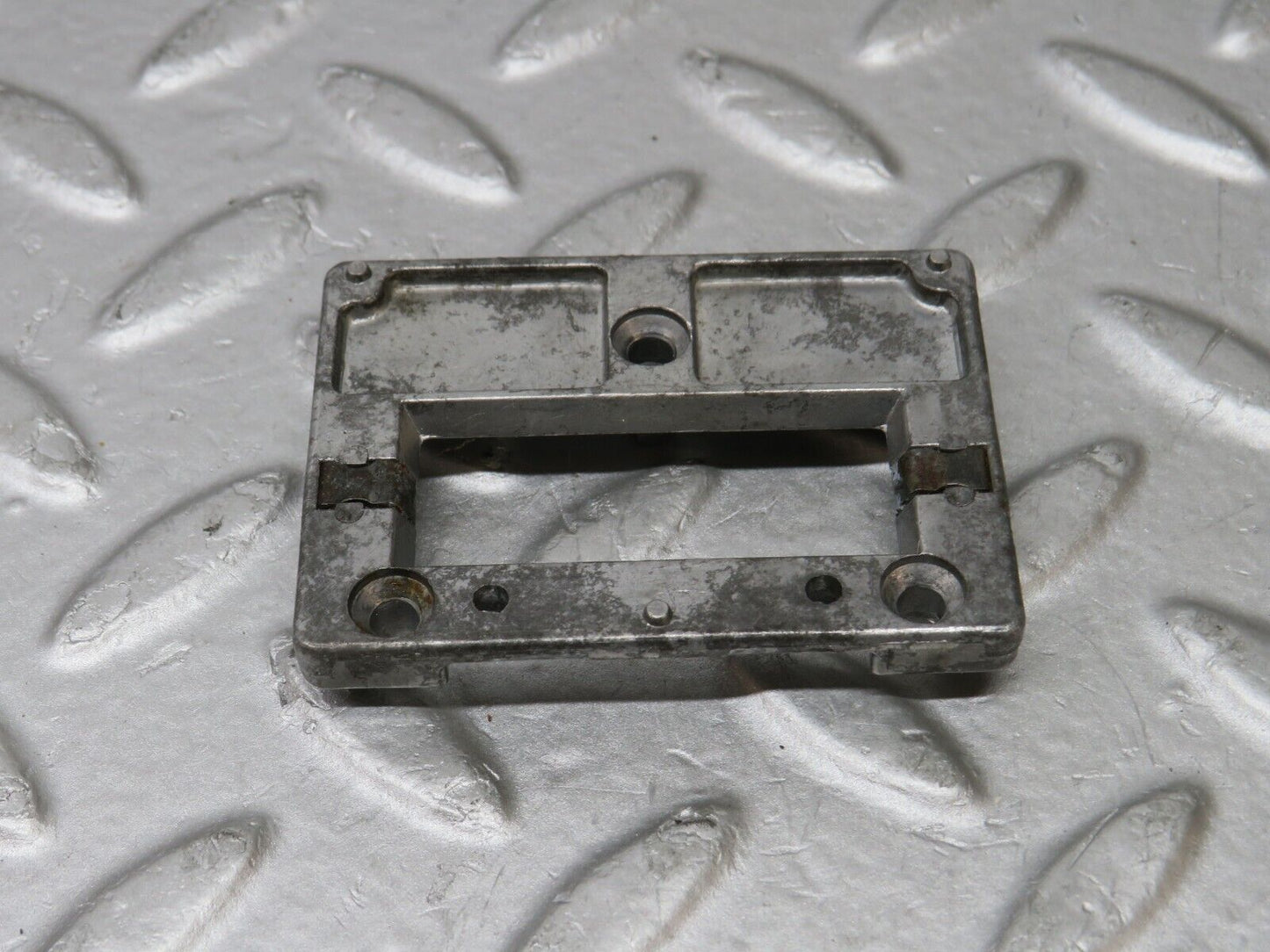 36896 Mercedes-Benz C126 420SEC Coupe Rear View Mirror Bracket