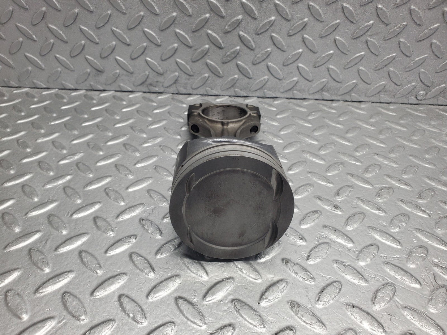W124 Wagon piston with connecting rod used OEM