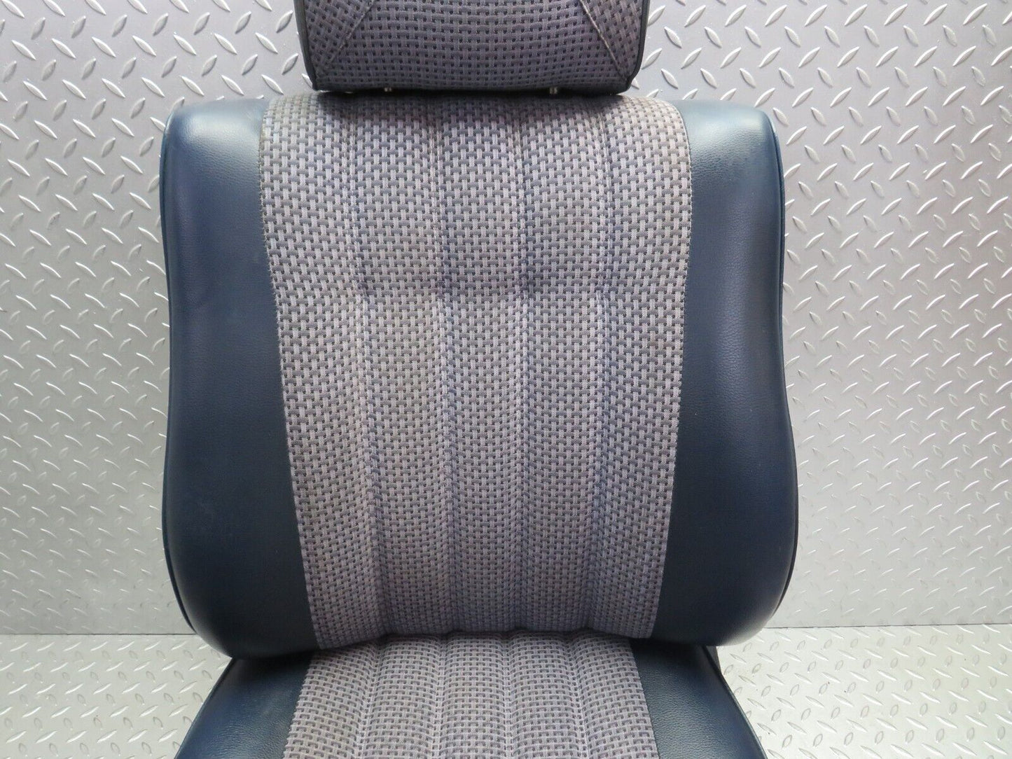 31147 Mercedes-Benz W123 200D Front Left Passenger Seat Blue