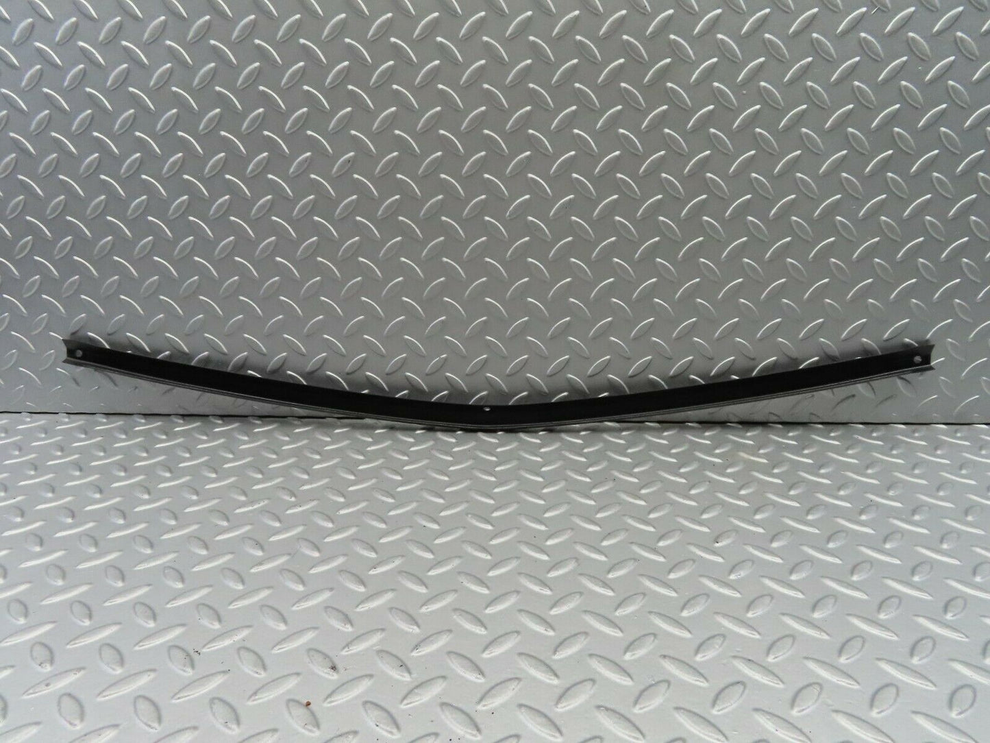 7068 Mercedes-Benz C107 350SLC Coupe Front Bumper Trim