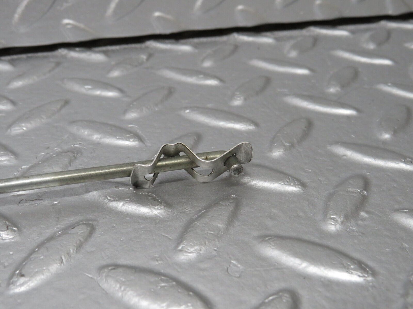 40458 Mercedes-Benz W110 230 Rear Door Lock Control Bar