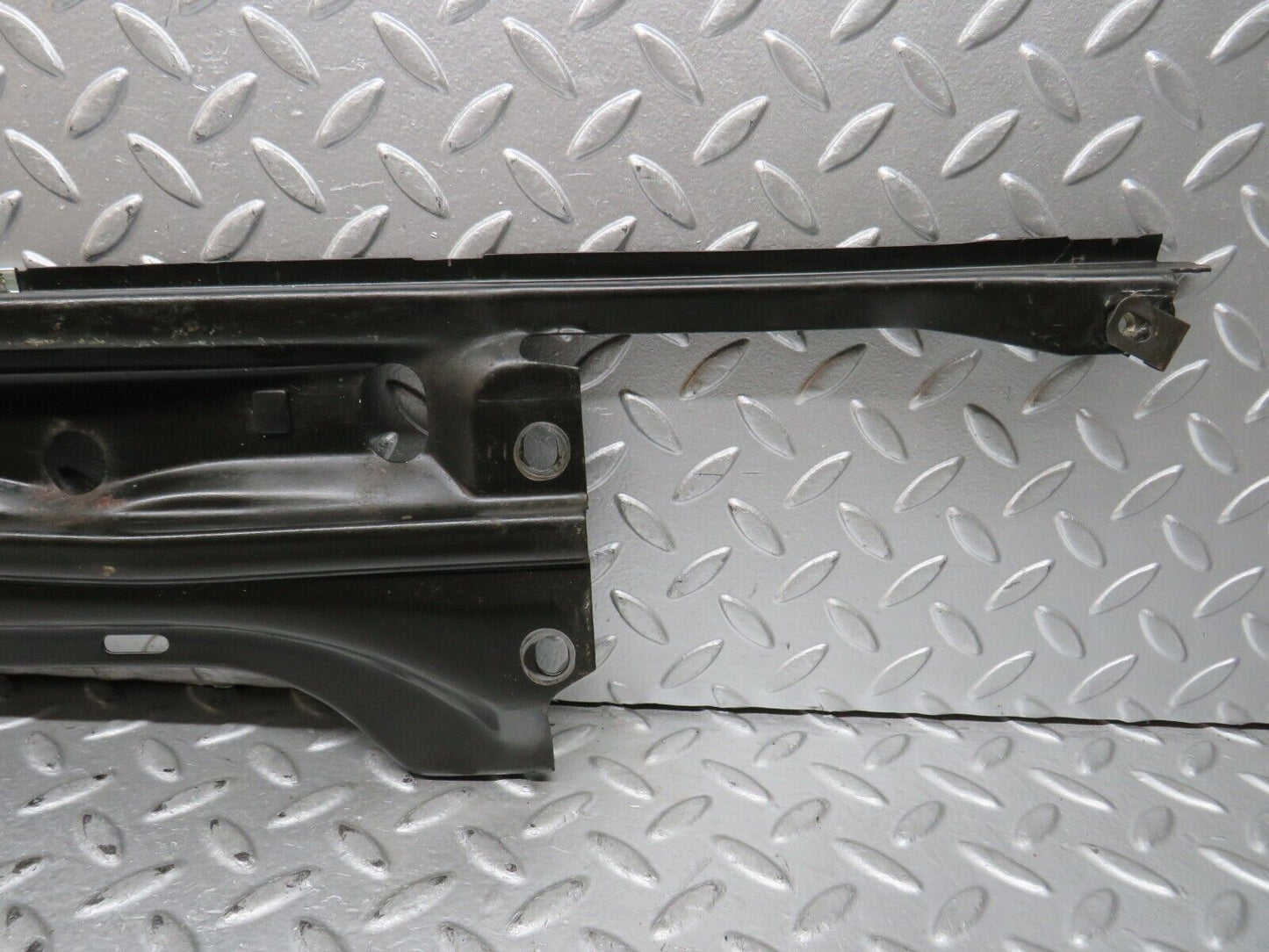 28990 Mercedes-Benz C124 320CE Coupe Rear Window Channel Support Left Side