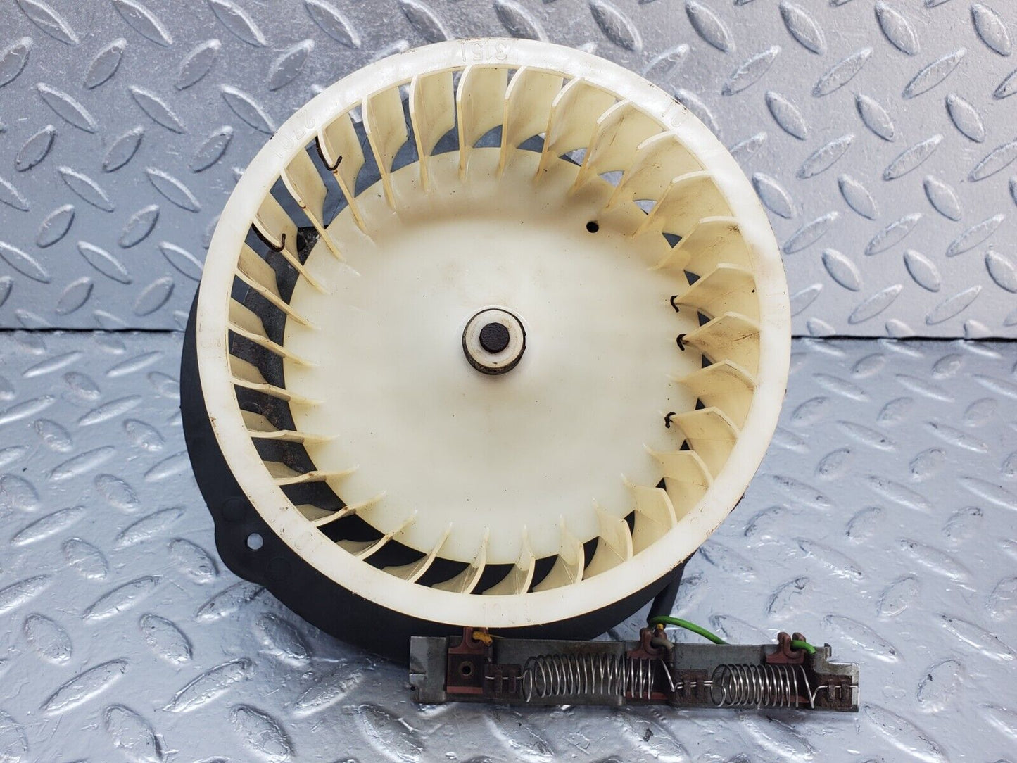 44423 Mercedes-Benz W123 280E Heater Blower Motor