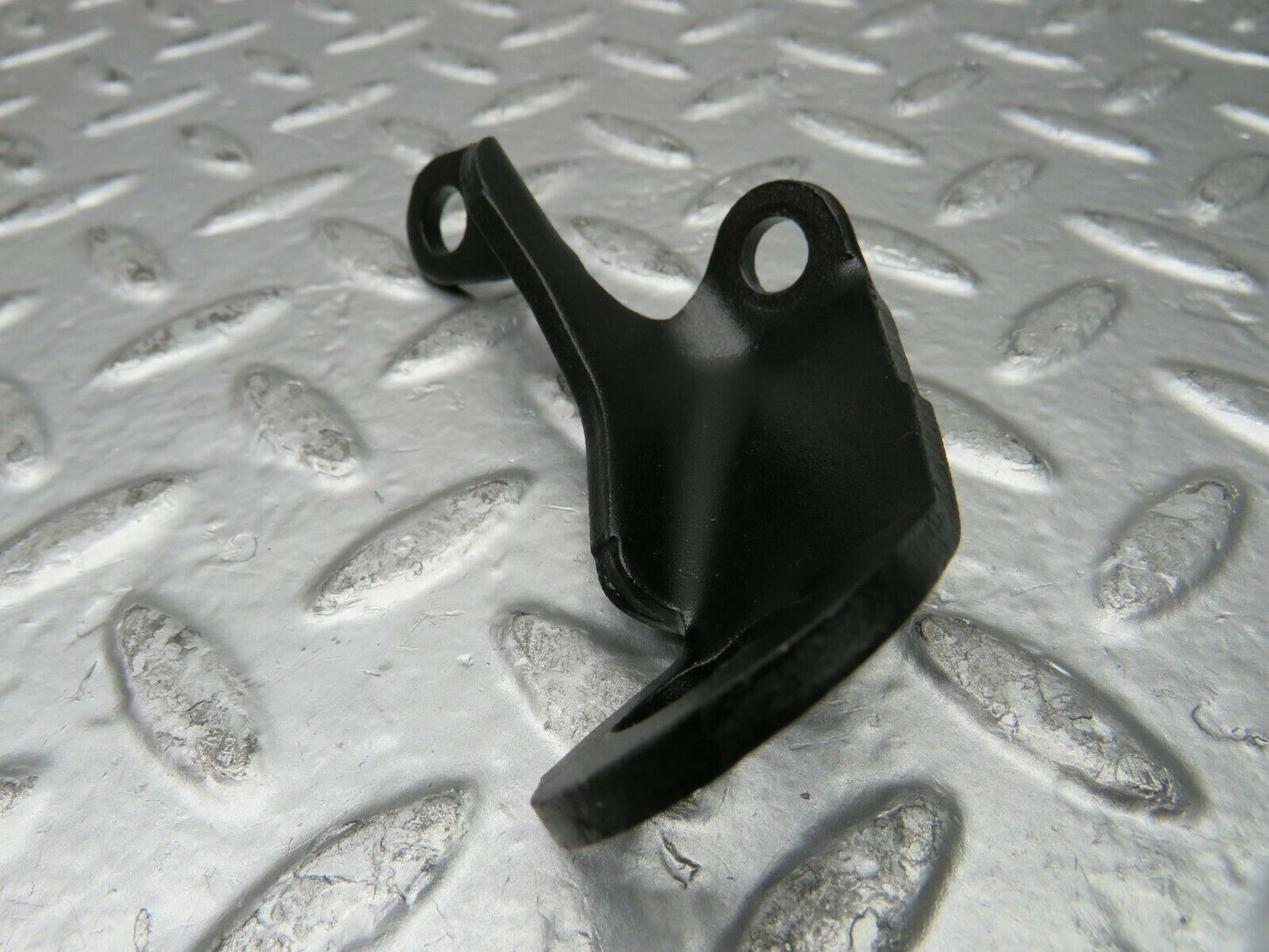 22908 Mercedes-Benz C107 450SLC Coupe Engine Lifting Eyes Hooks