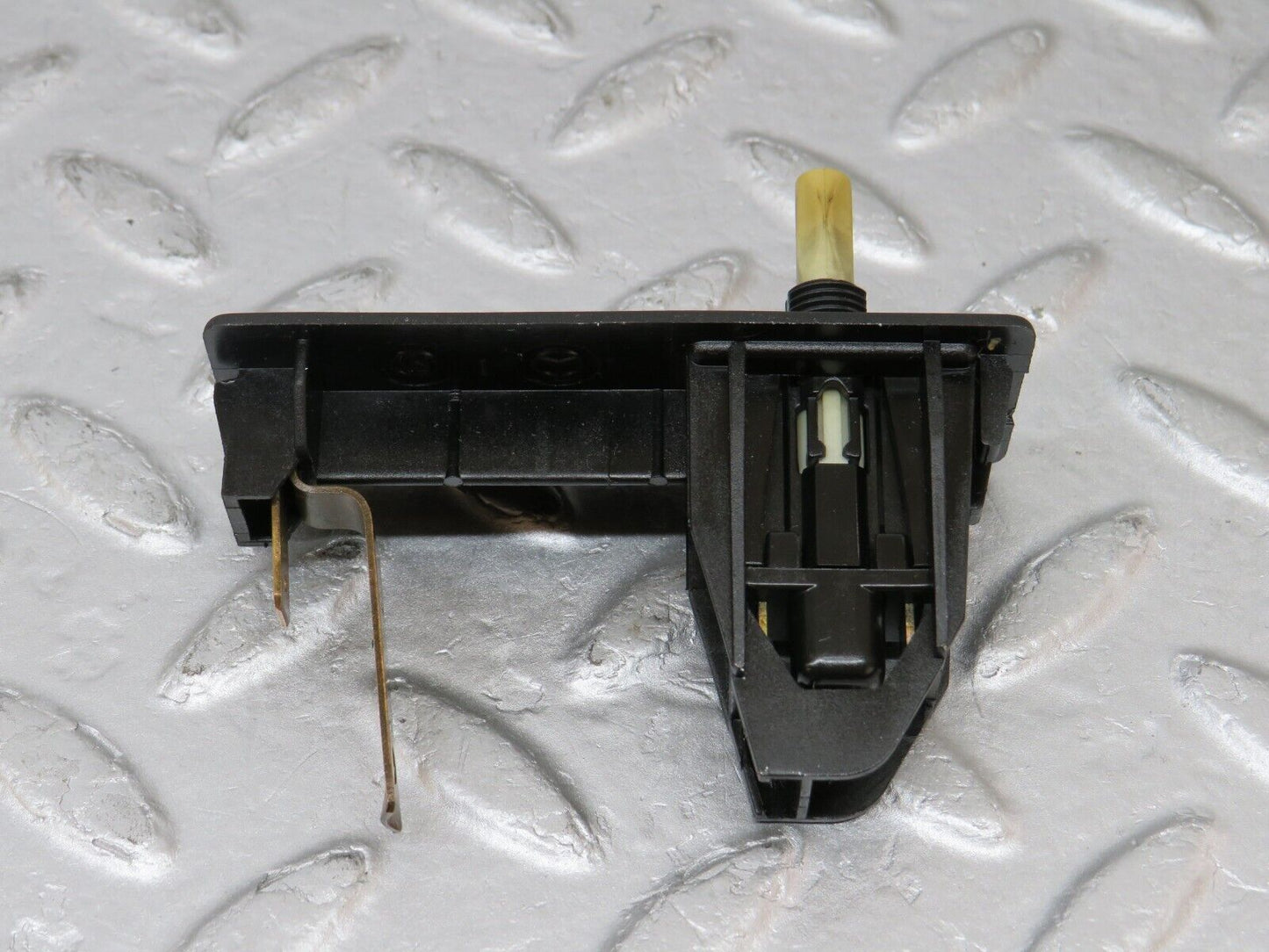 36054 Mercedes-Benz W126 420SE Trunk Boot Light Switch 2018201211