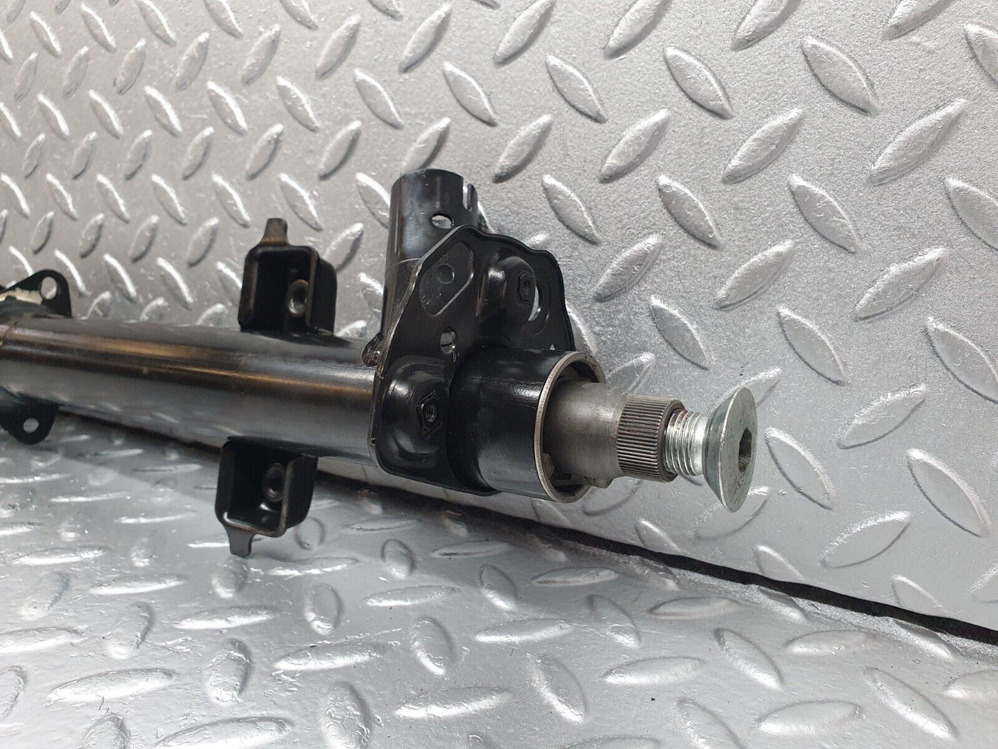 42852 Mercedes-Benz W201 190 2.0L Steering Column