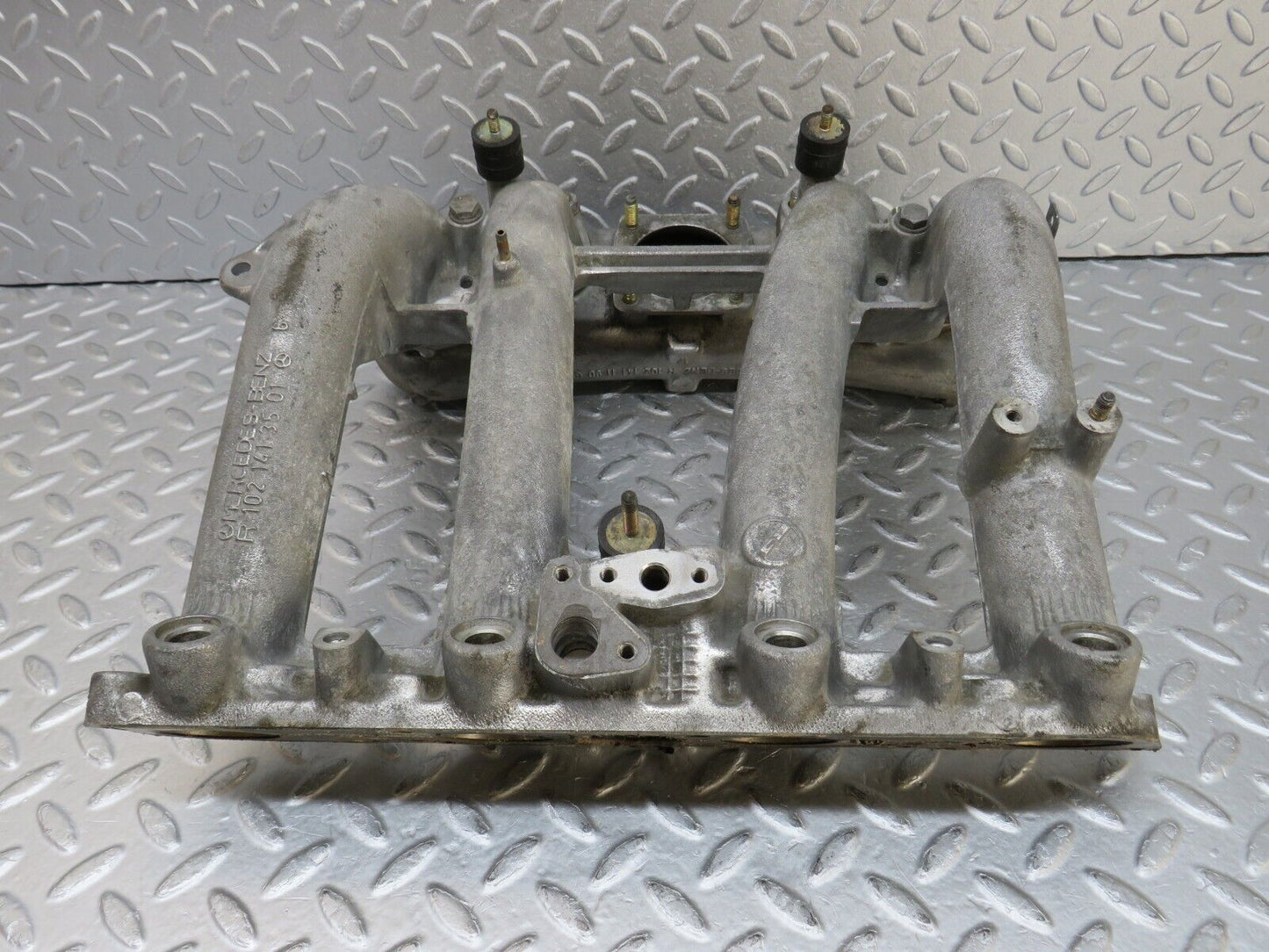 36675 Mercedes-Benz W201 190E 2.0L Air Intake Manifold 1021413501