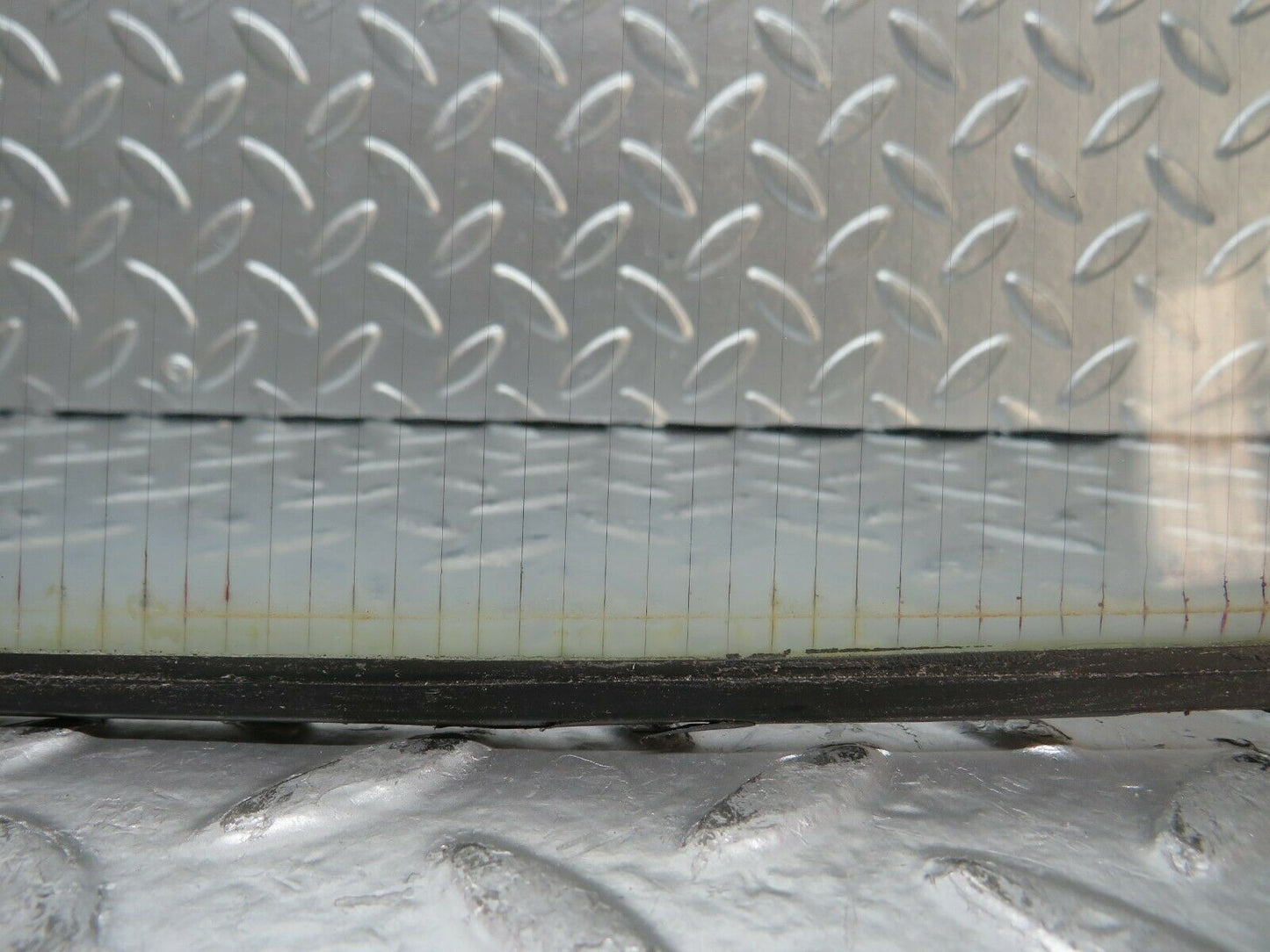 23489 Mercedes-Benz W114 280E Rear Heated Windscreen Glass