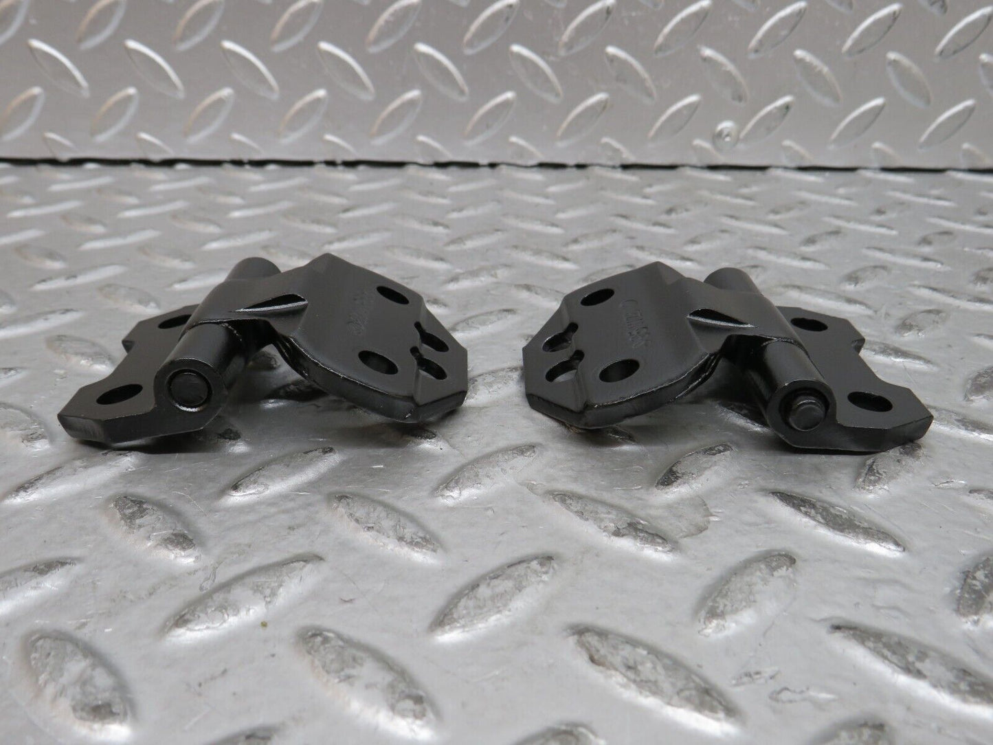 29132 Mercedes-Benz C124 320CE Coupe Left Door Hinge Pair