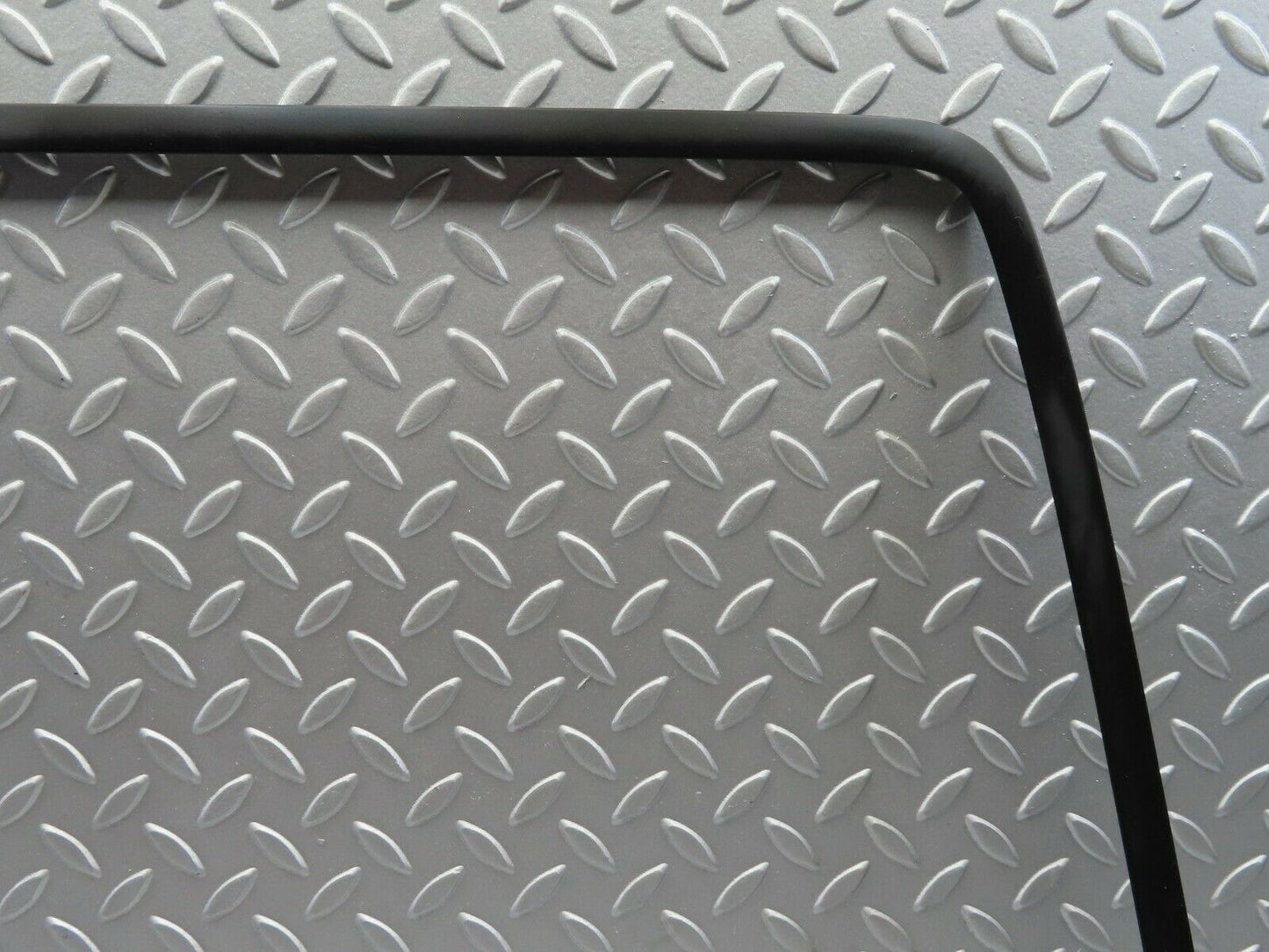 6713 Mercedes-Benz S124 E220 Wagon Rear Windscreen Surround