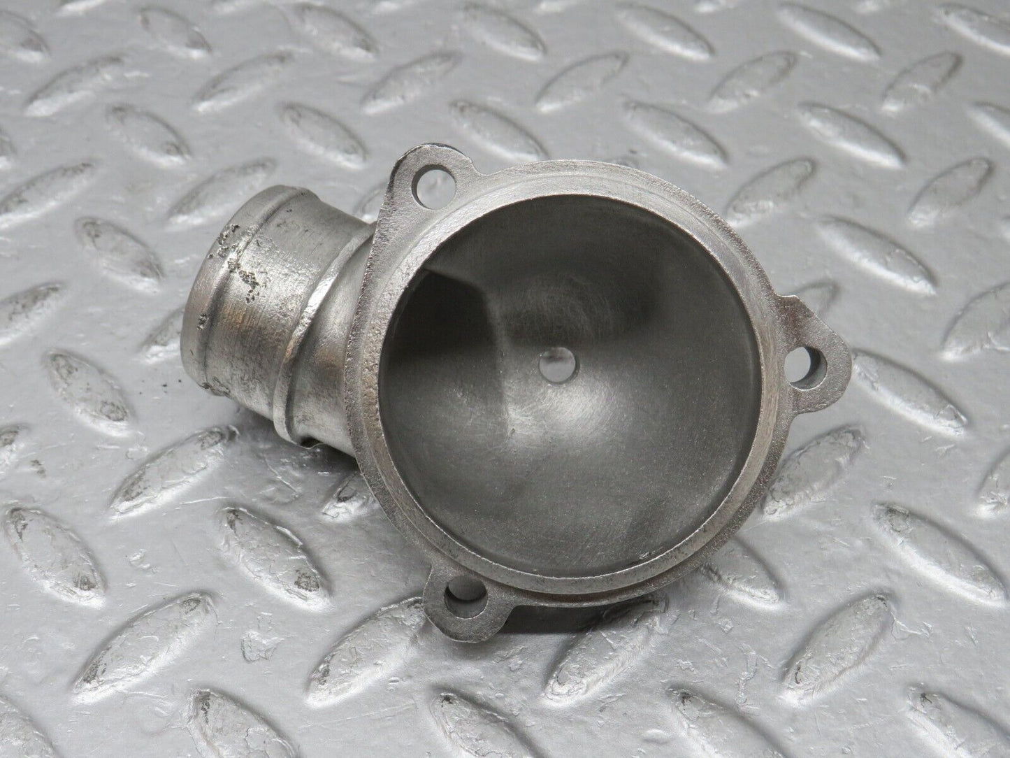 38931 Mercedes-Benz W201 190E Thermostat Housing 1032030274