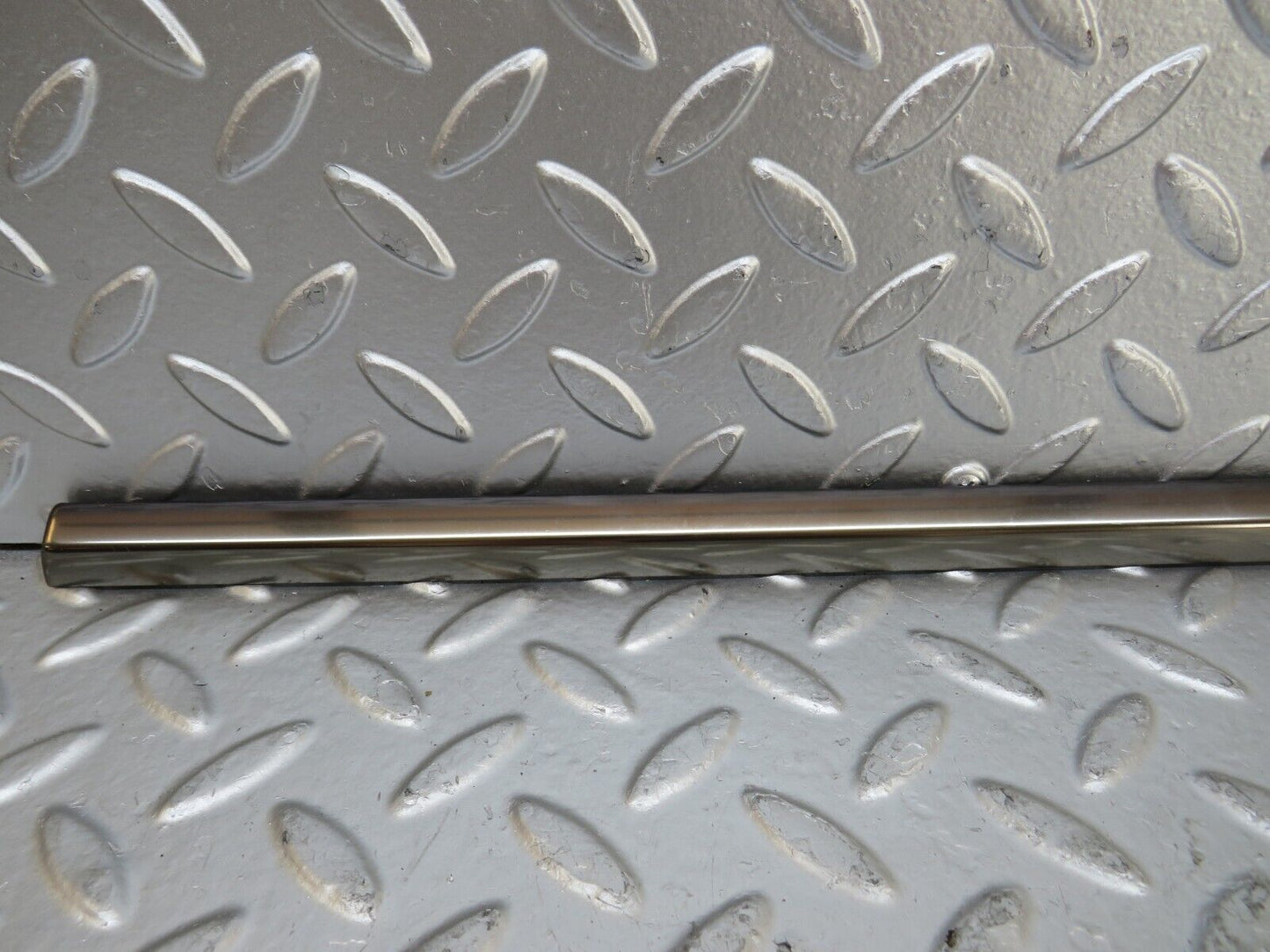 26461 Mercedes-Benz C124 220CE Coupe Rear Right Window Exterior Chrome Trim