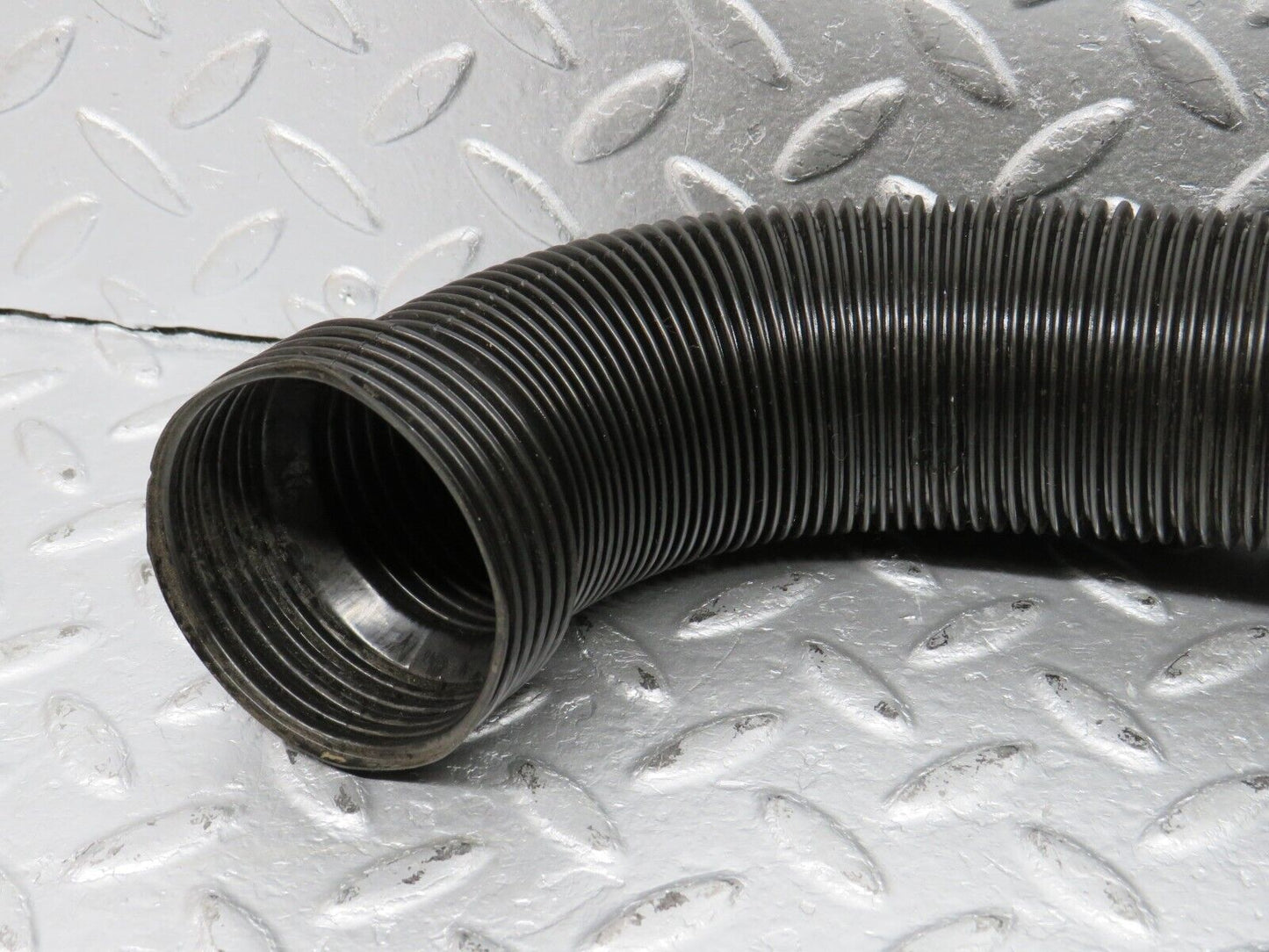 39905 Mercedes-Benz R107 350SL Air Duct Pipe Hose