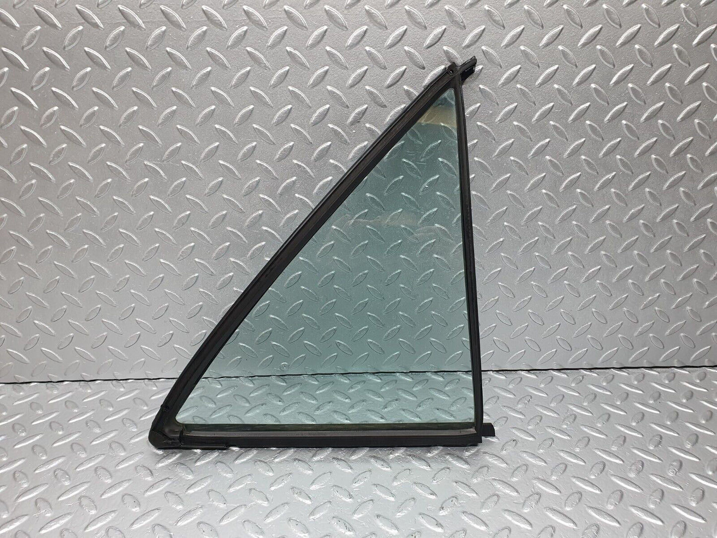 41410 Mercedes-Benz W124 200E Rear Right Quarter Window Glass 1247350624
