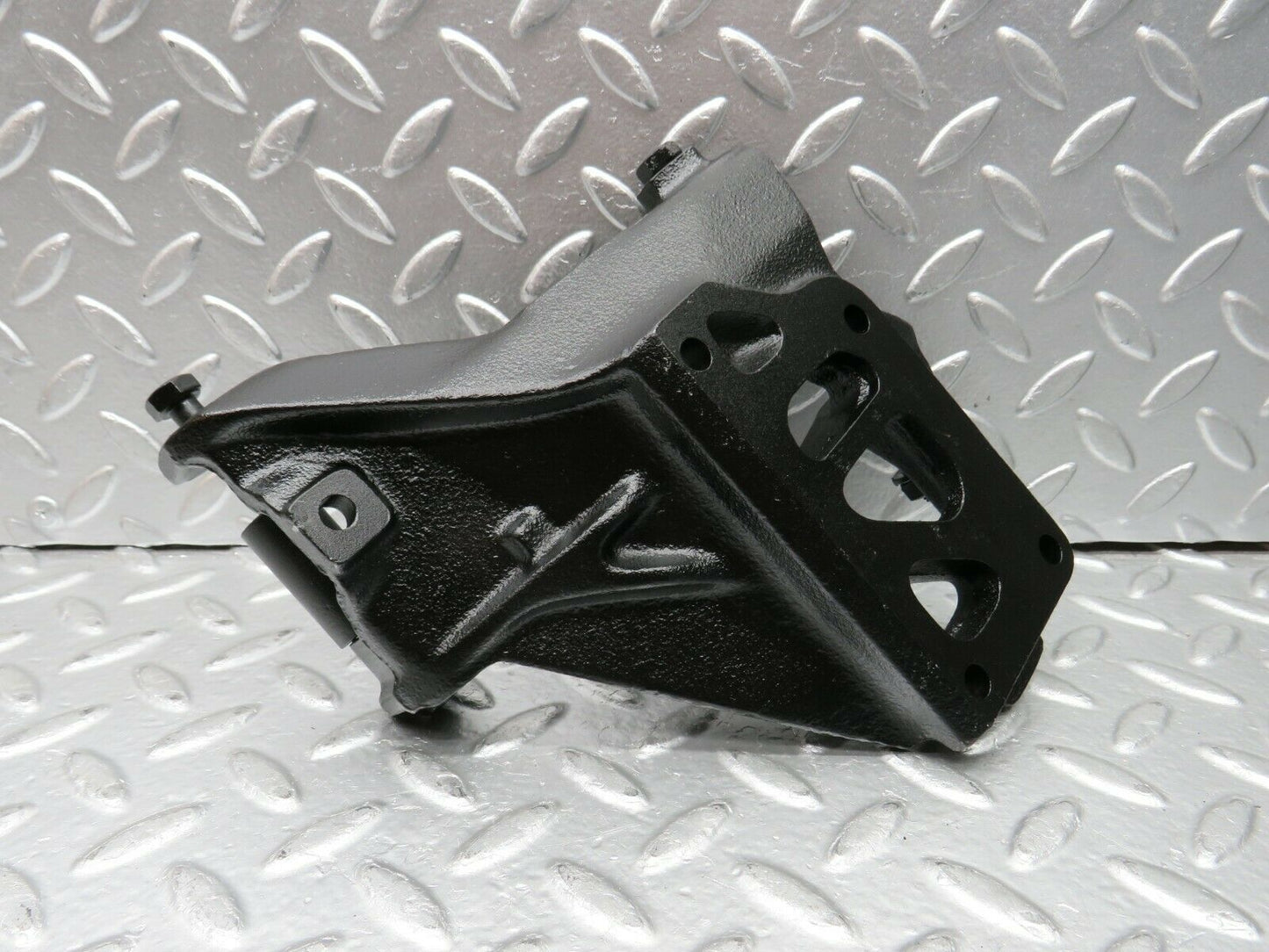 24087 Mercedes-Benz W123 280E Alternator Generator Bracket 1101550735