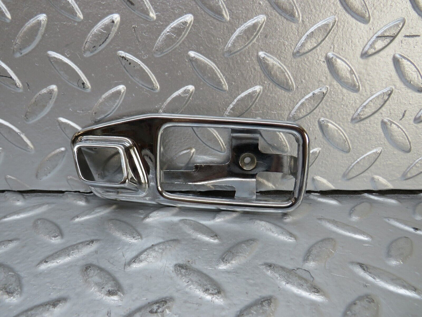 26074 Mercedes-Benz W116 450SE Chrome Frame For Door Handle Right 1167660112