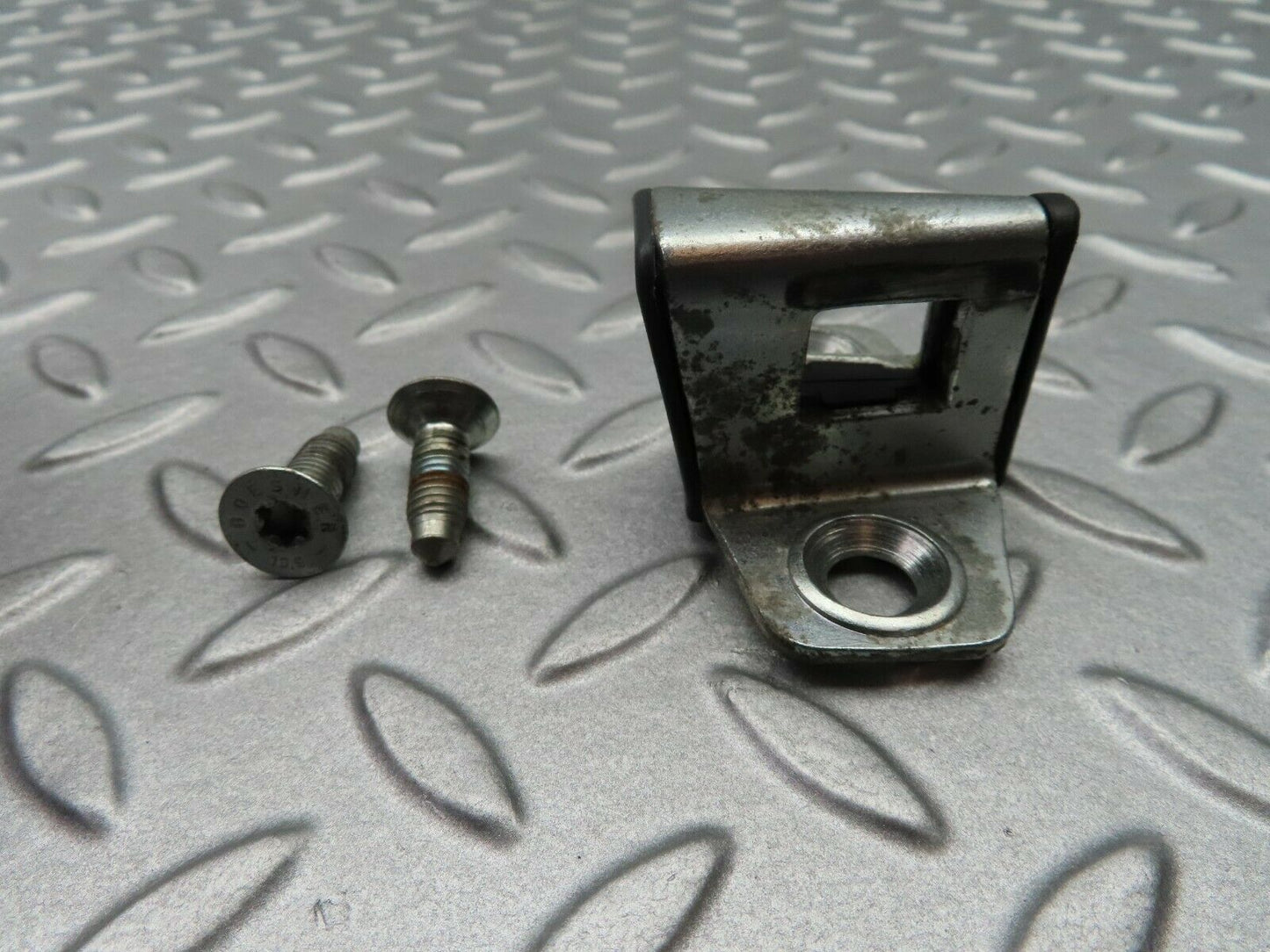 5370 Mercedes-Benz W124 230E Door Lock Latch