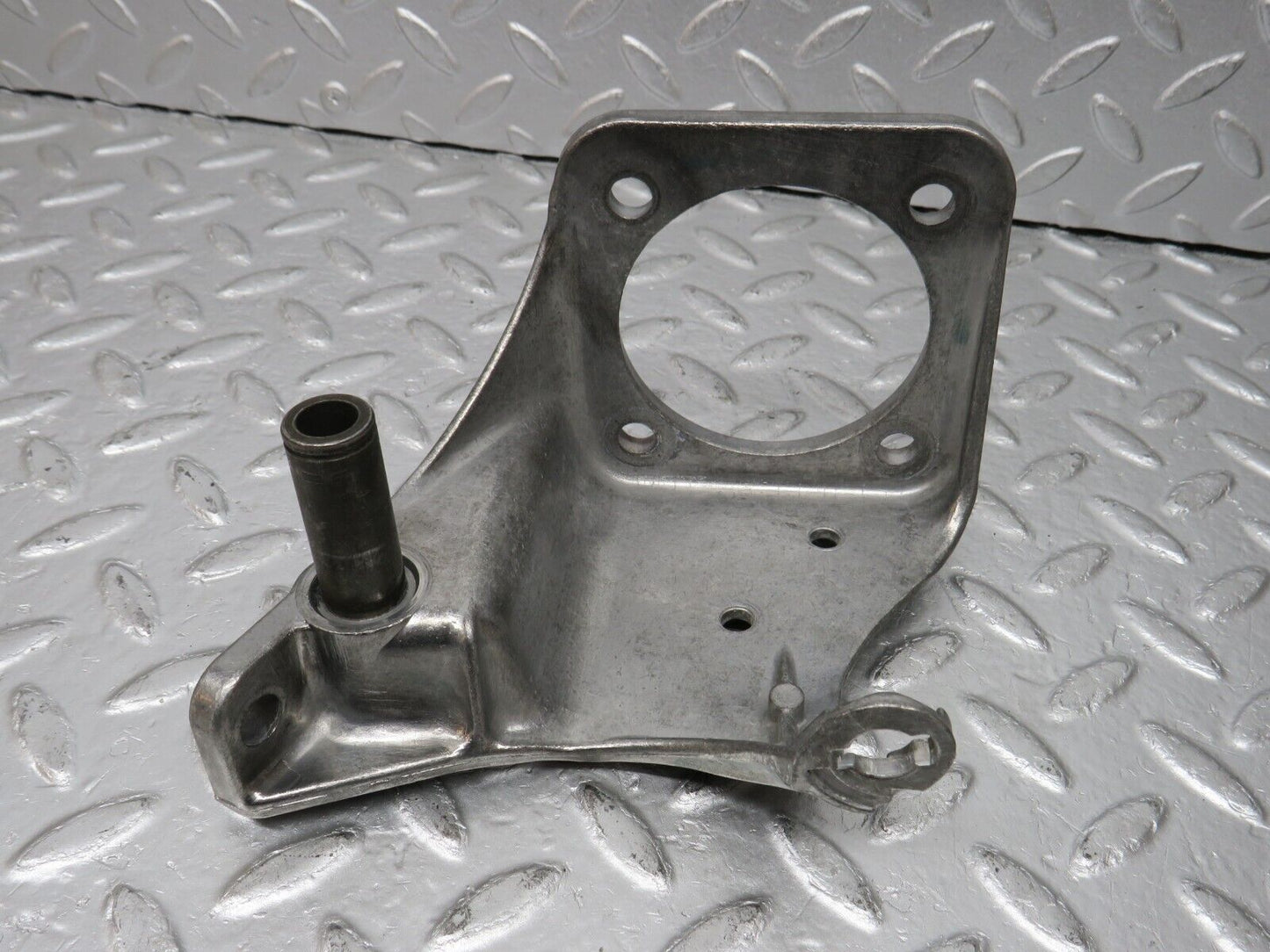 33692 Mercedes-Benz W201 190E 2.0L Brake Pedal Bracket 1242900519