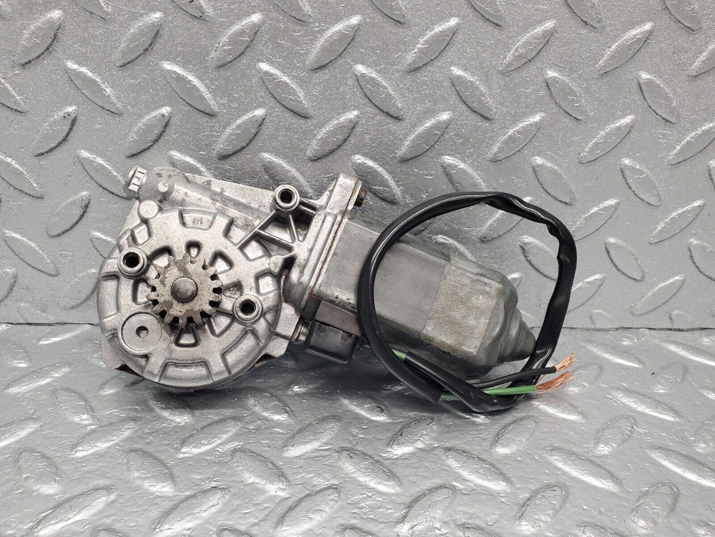 46380 Mercedes-Benz C123 280CE Coupe Rear Right Window Regulator Motor 0130821021