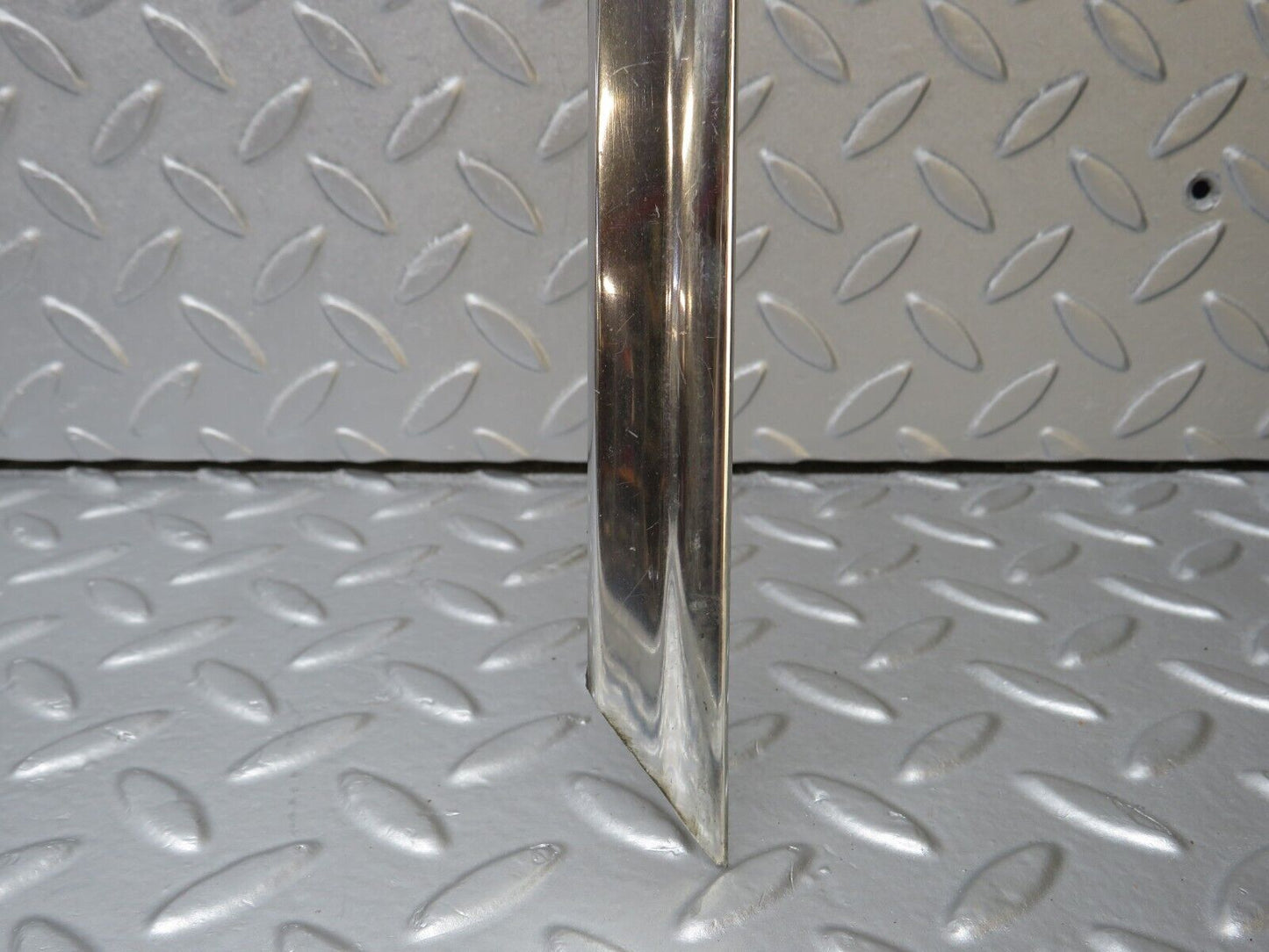 40263 Mercedes-Benz R107 Front Windscreen Chrome Frame