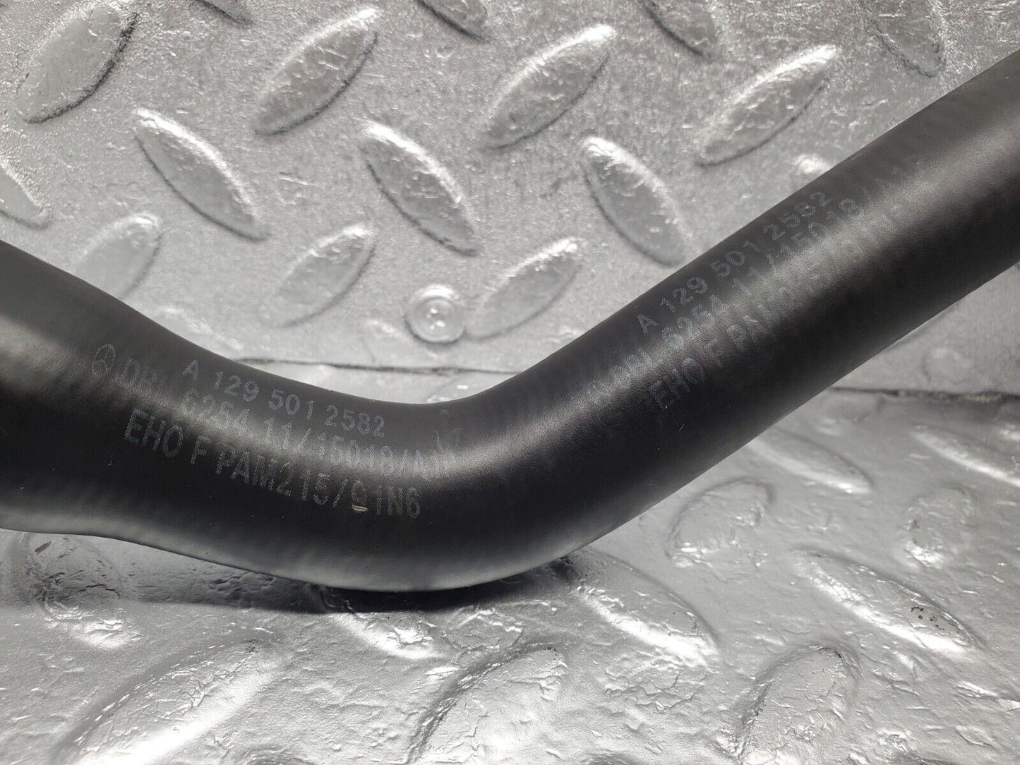 46907 Mercedes-Benz R129 320SL Coupe Radiator Lower Hose Pipe 1295012582