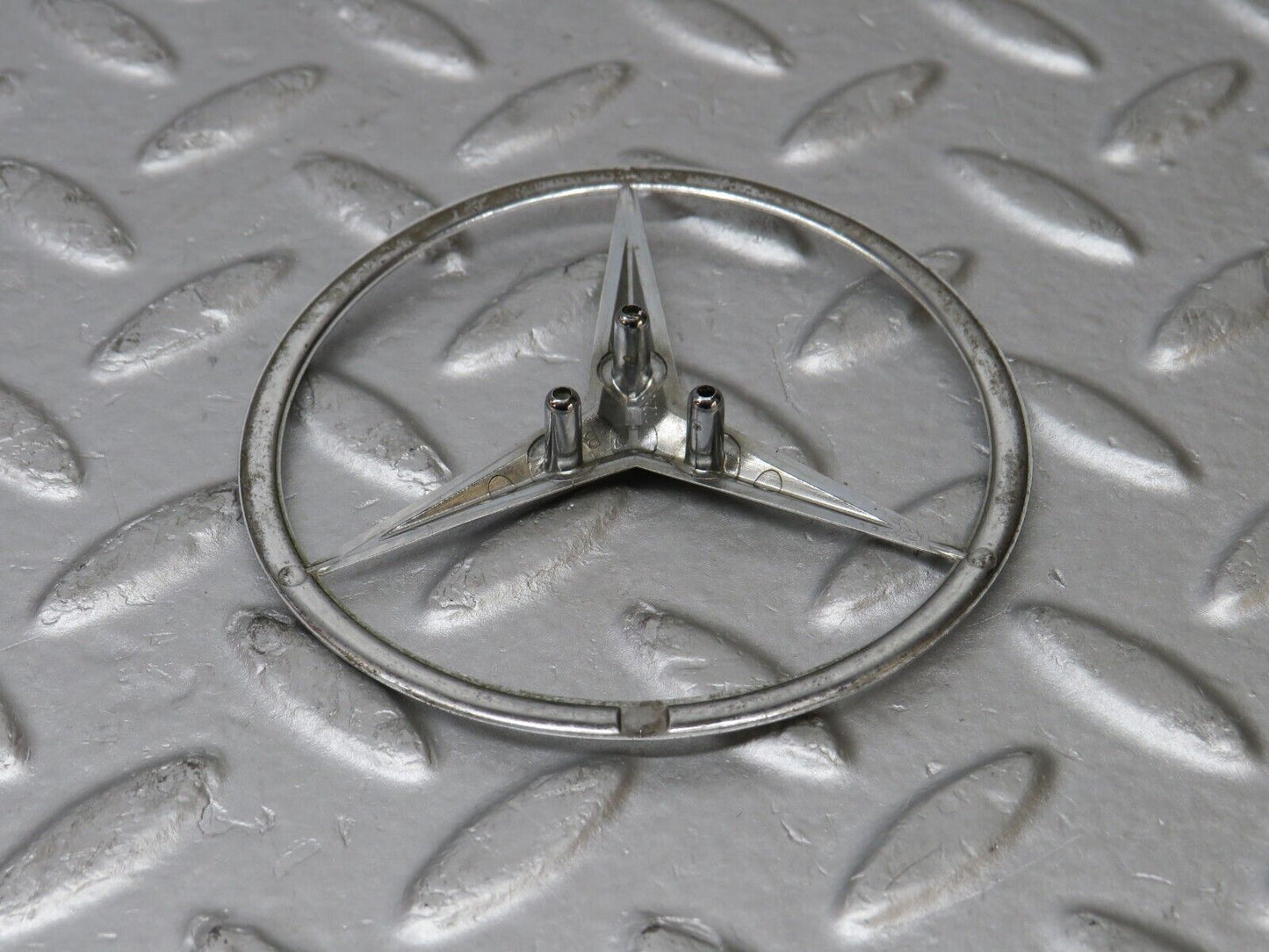 38458 Mercedes-Benz R129 280SL Coupe Trunk Lid Badge Emblem