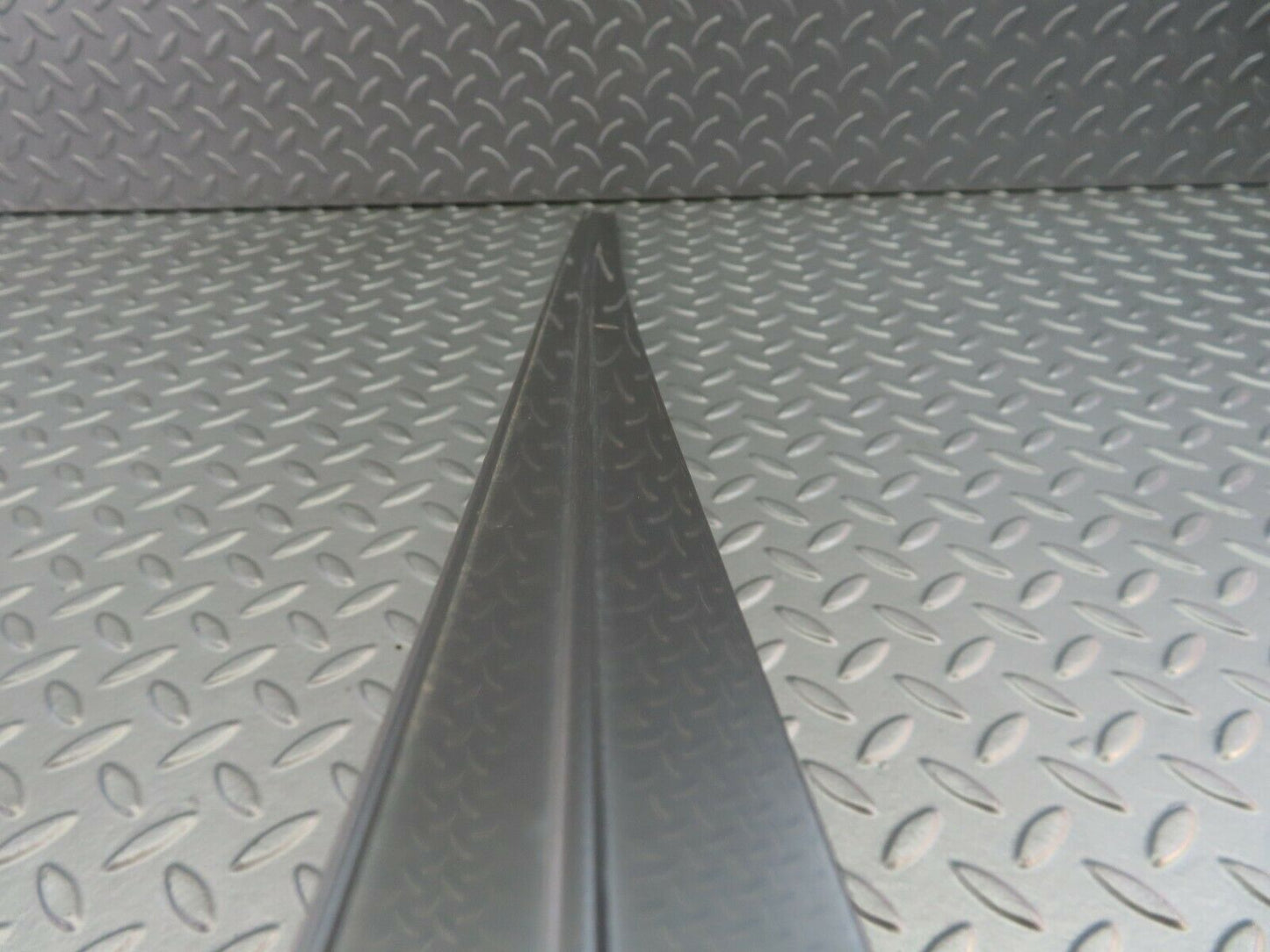 7439 Mercedes-Benz W116 450SE Roof Chrome Moulding Left Side