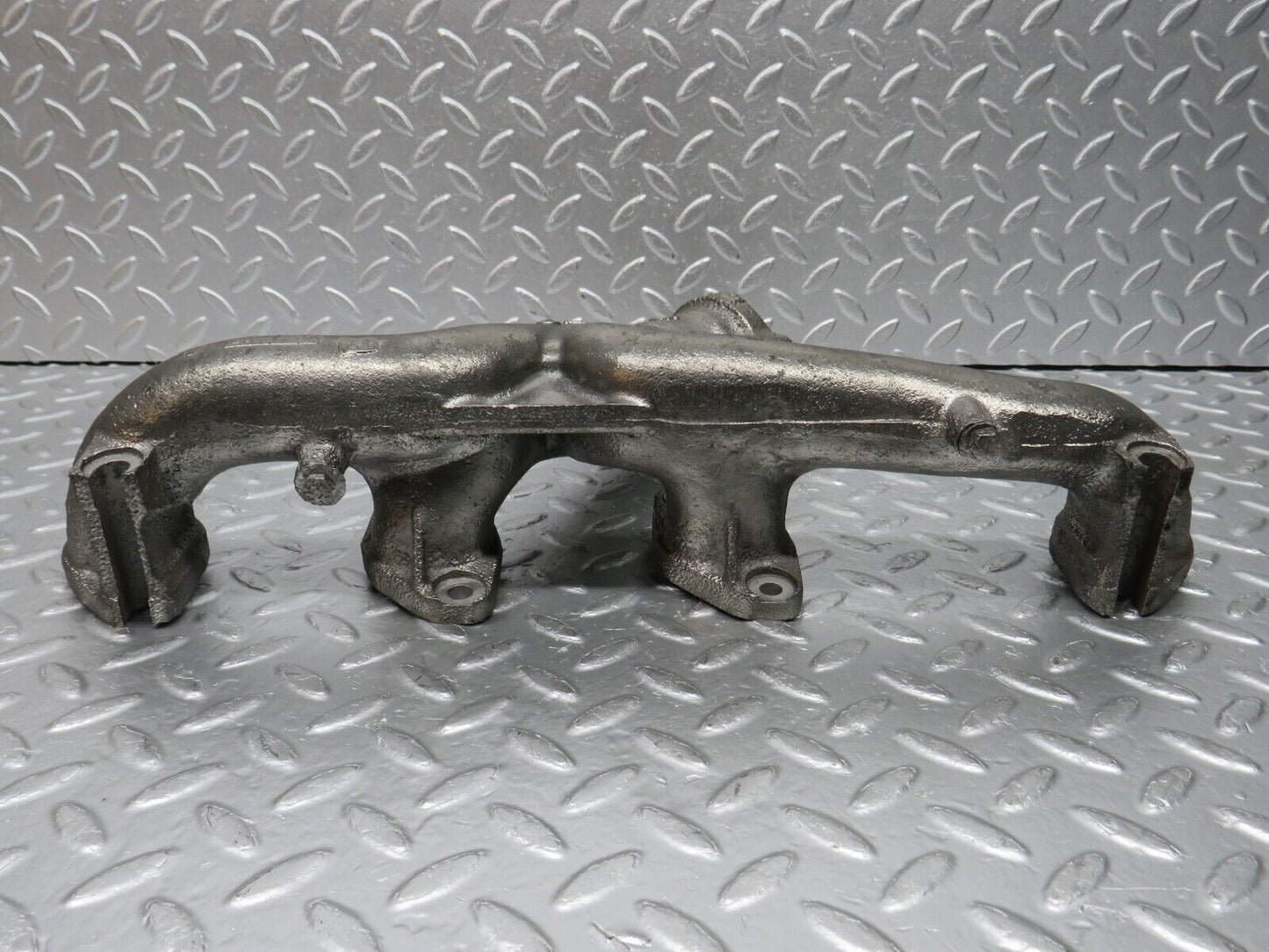 32962 Mercedes-Benz C107 R107 450 V8 Exhaust Manifold Right Side 1171420301