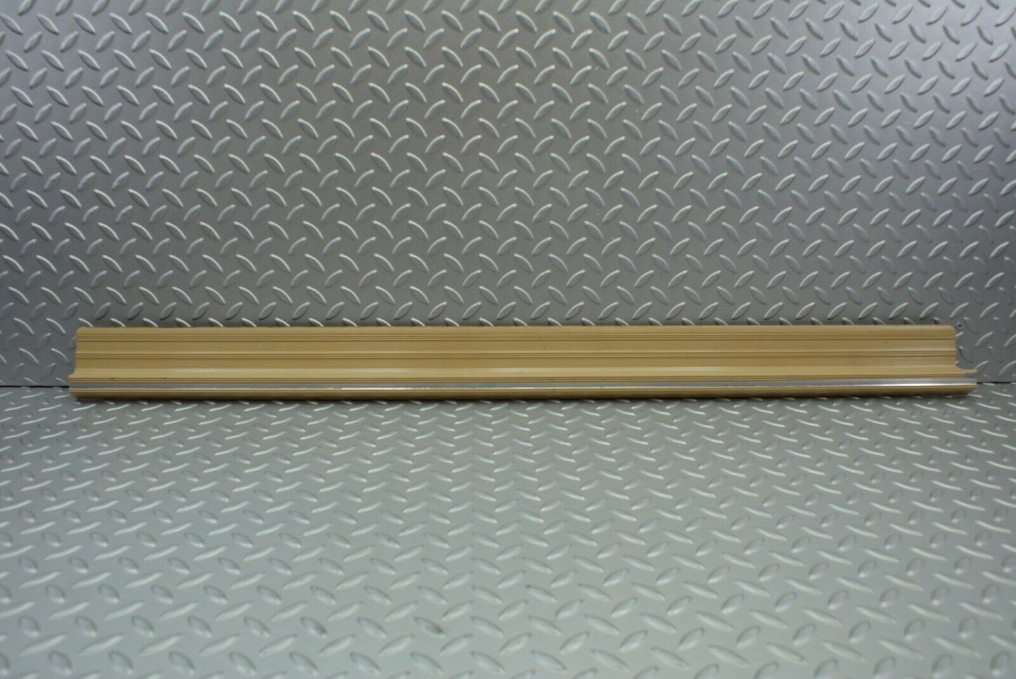 2882 Mercedes-Benz C123 280CE Coupe Front Right Door Sill Trim Beige