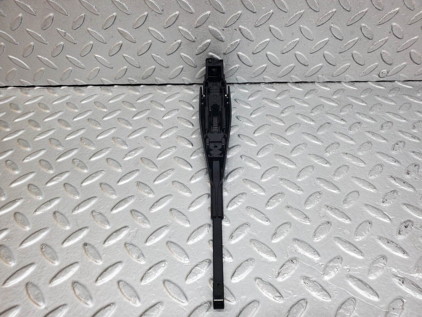 44793 Mercedes-Benz W124 220E Wiper Arm 096052184840