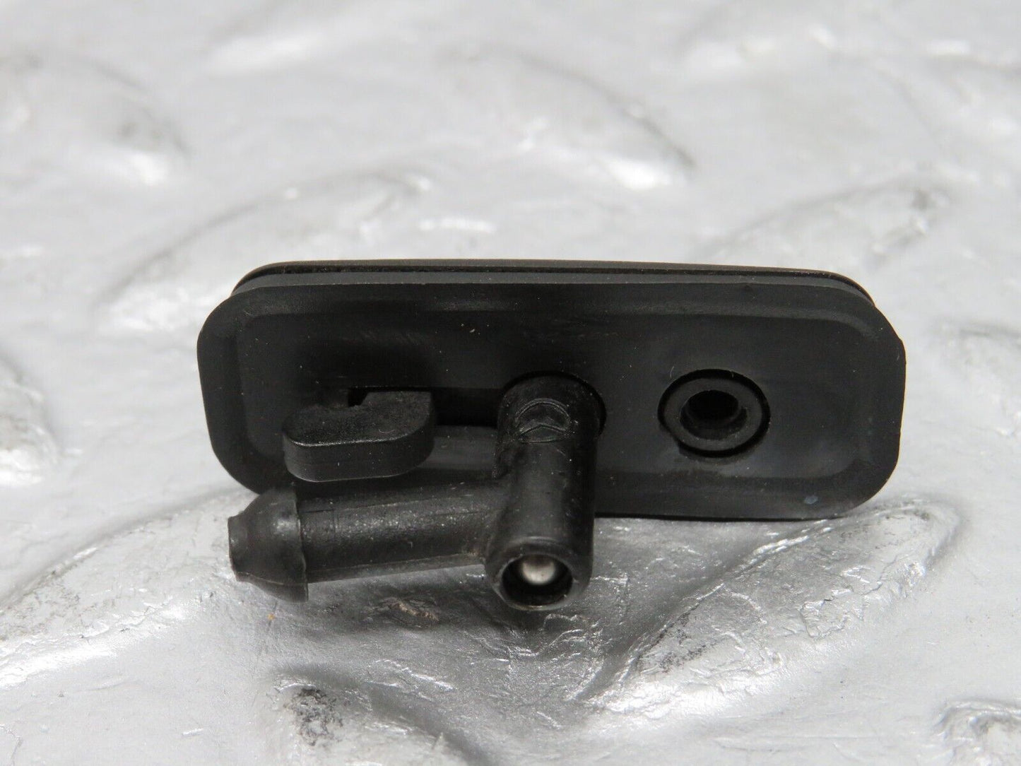 31405 Mercedes-Benz S124 220TE Wagon Tailgate Windscreen Washer Nozzle