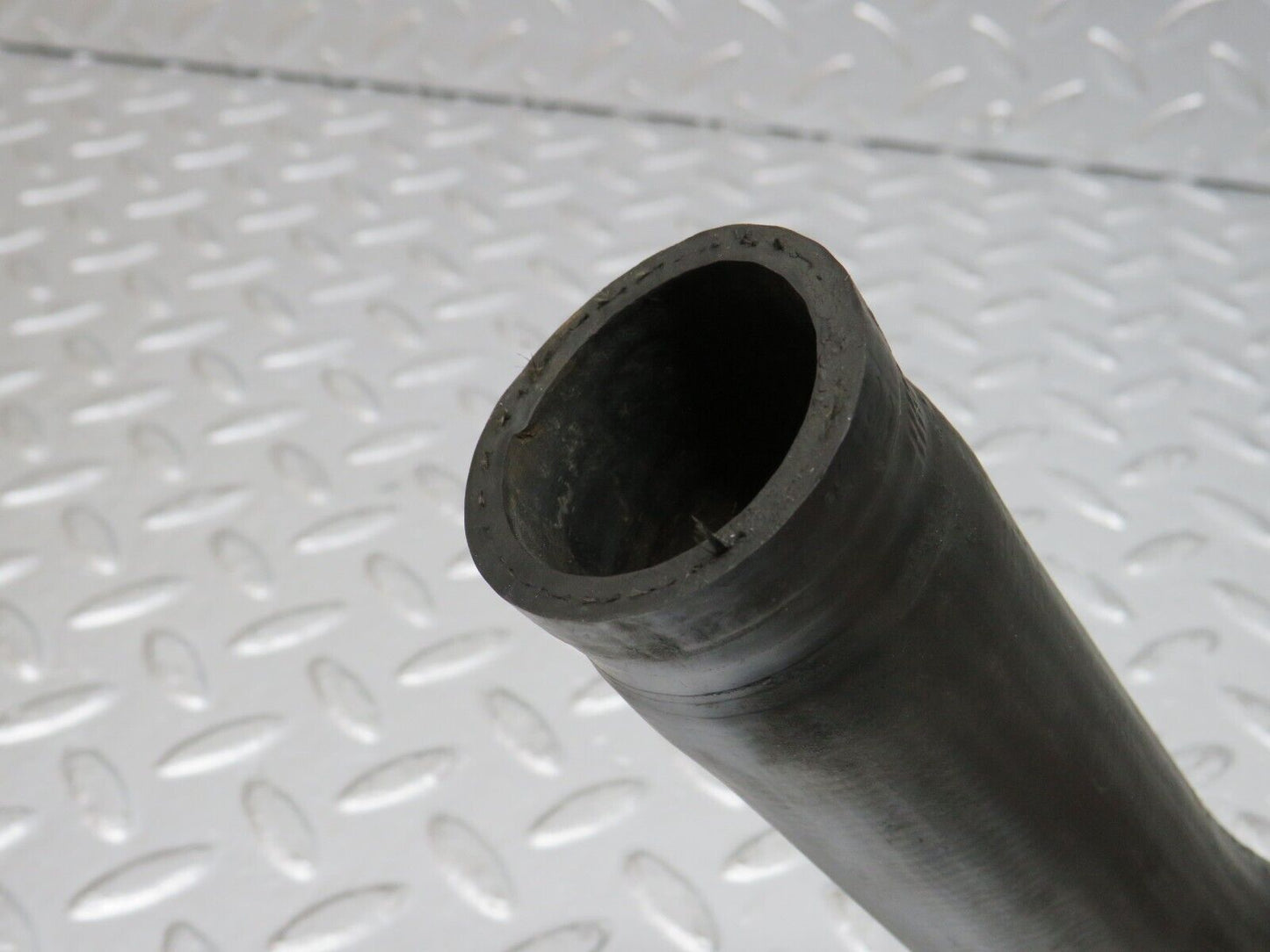31060 Mercedes-Benz W123 200D Radiator Hoses 1235010482