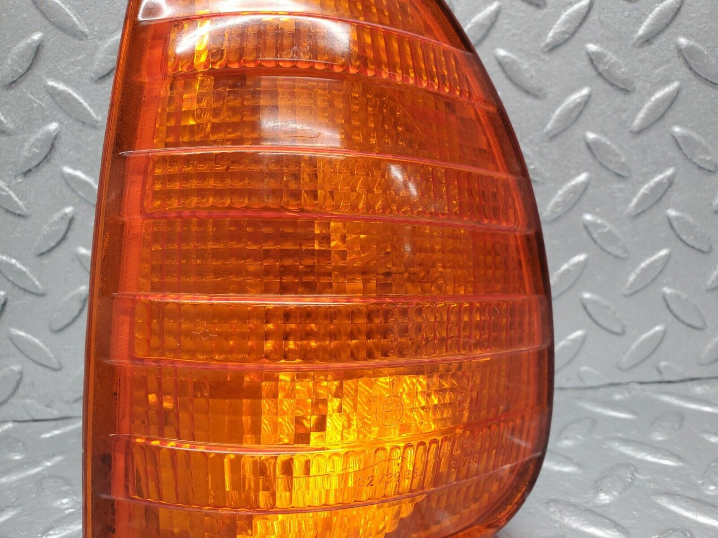 46401 Mercedes-Benz C123 280CE Coupe Front Left Indicator Light Bosch 32739R6