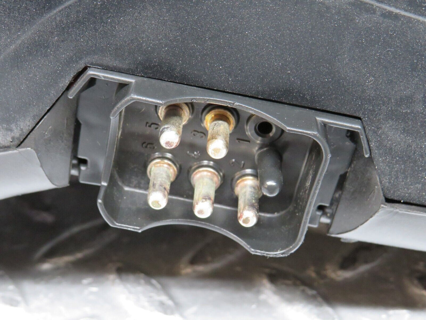 37847 Mercedes-Benz A124 320E Cabriolet Tail Light Left Side
